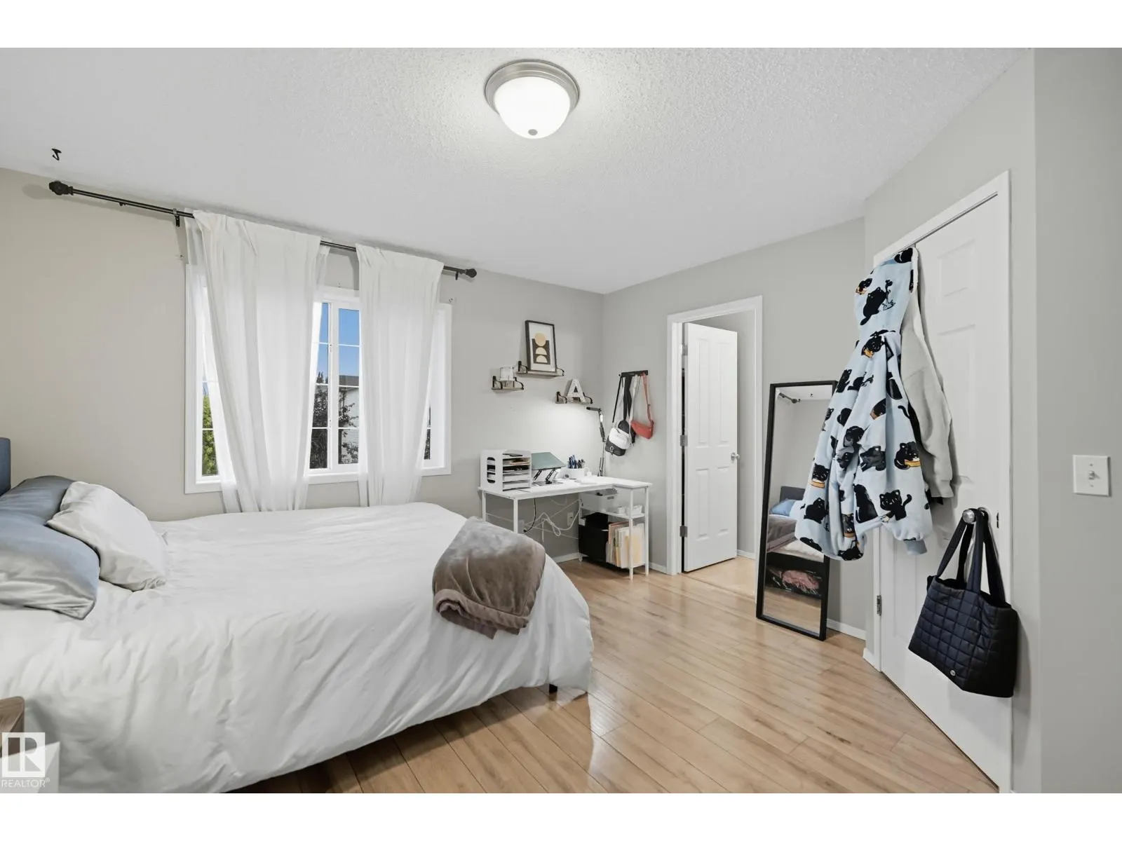 18 Virginia AV