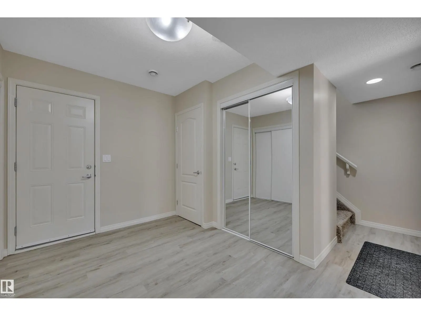 #122 104 WEST HAVEN DR