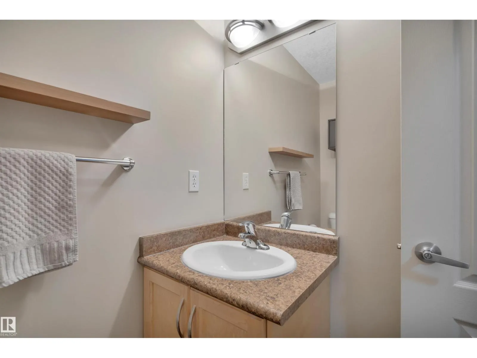 #122 104 WEST HAVEN DR