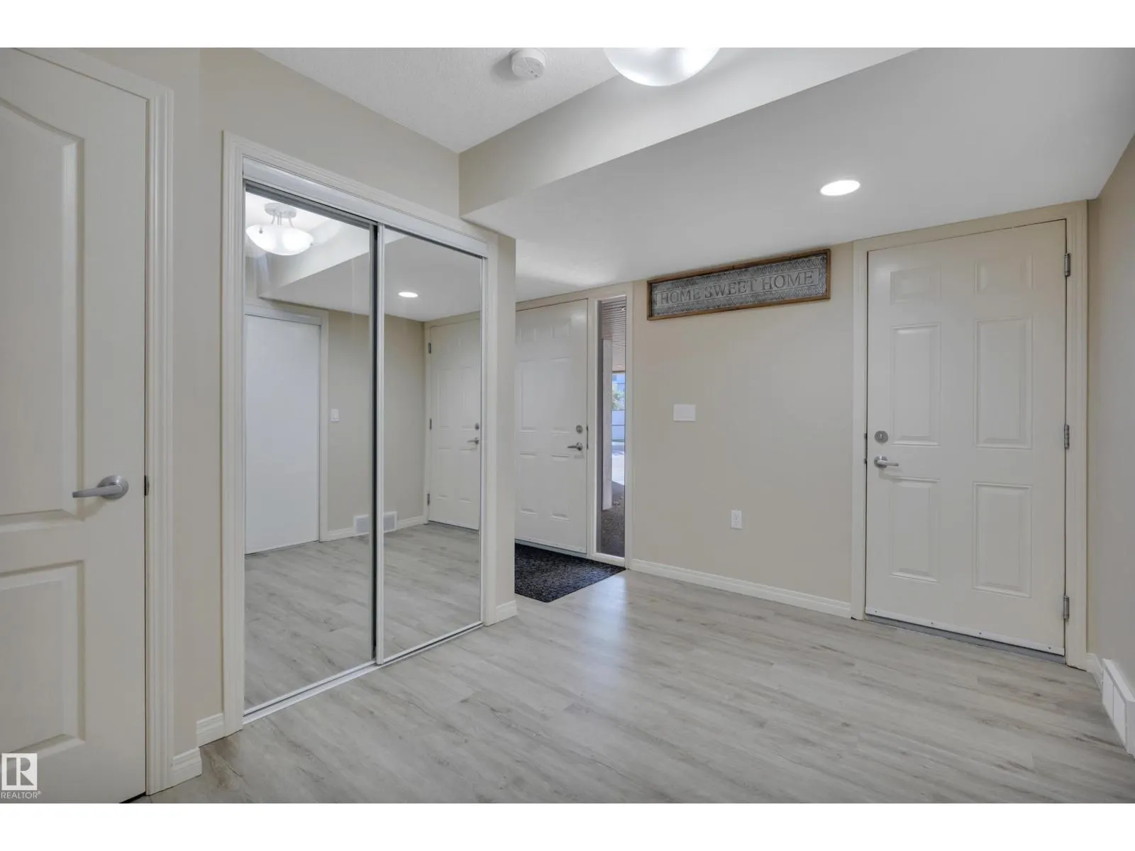 #122 104 WEST HAVEN DR