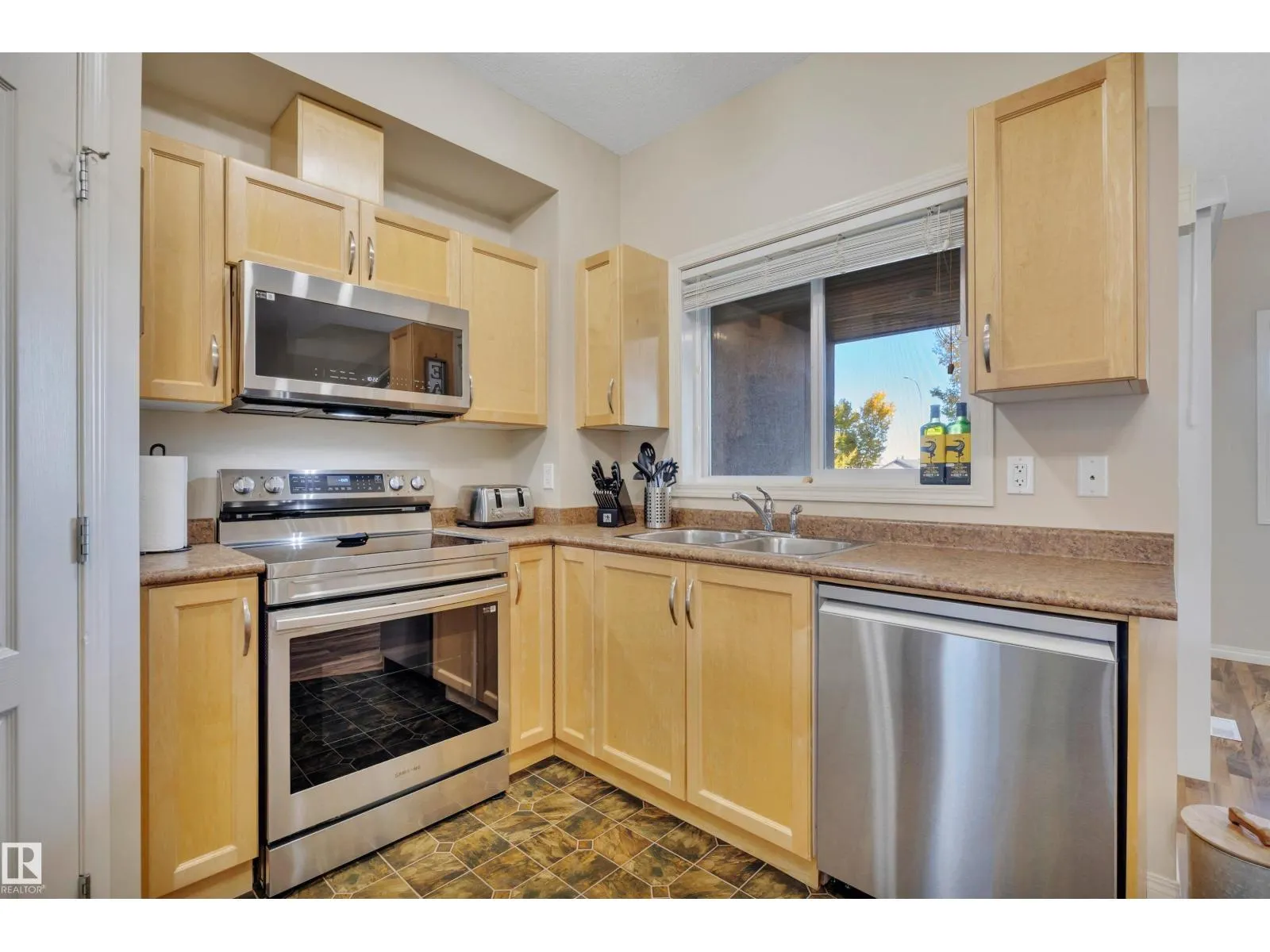 #122 104 WEST HAVEN DR