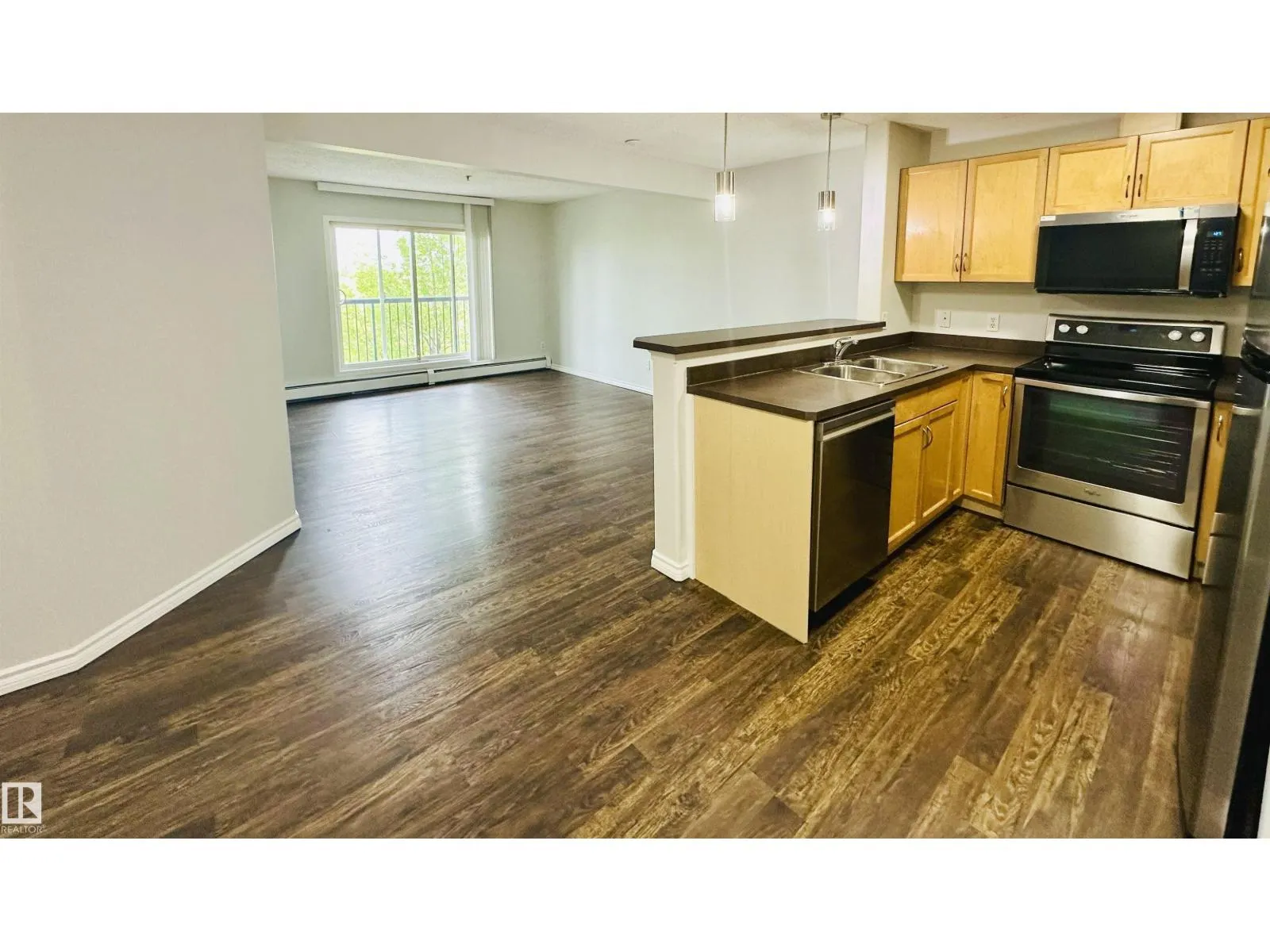 646 MCALLISTER LO SW