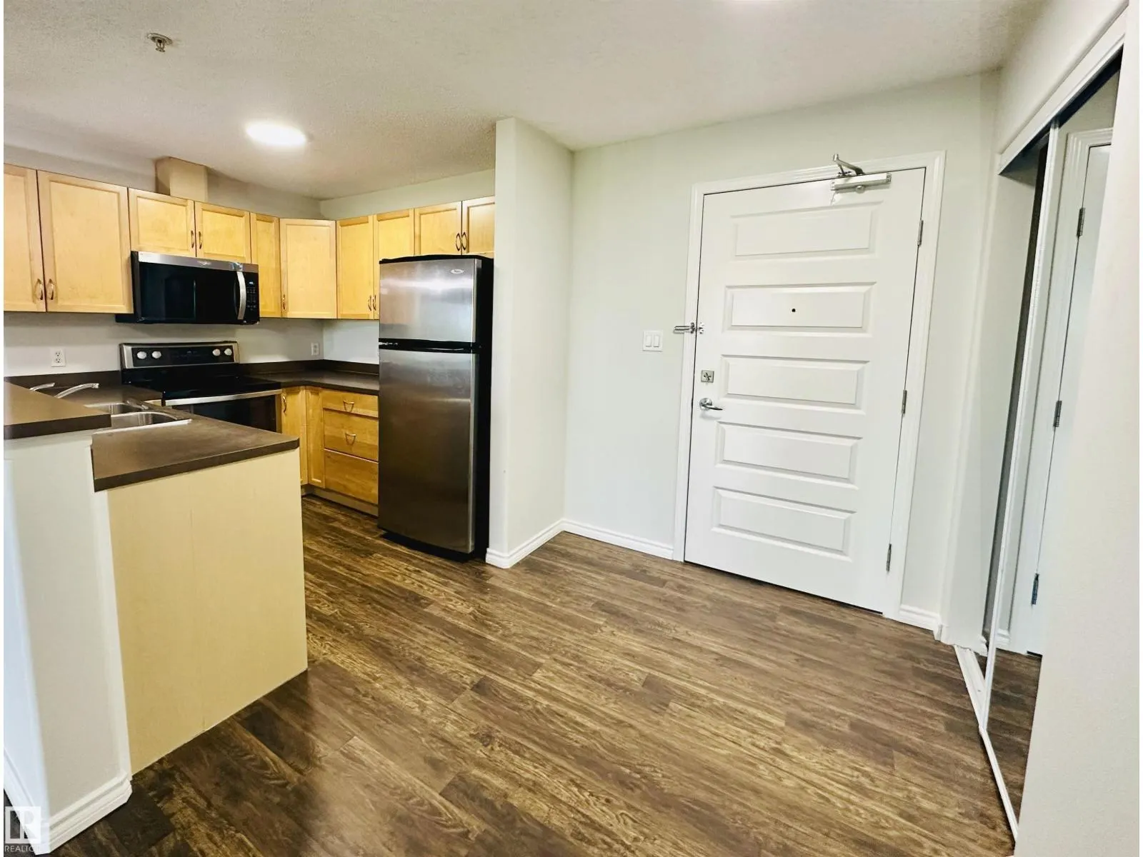 646 MCALLISTER LO SW