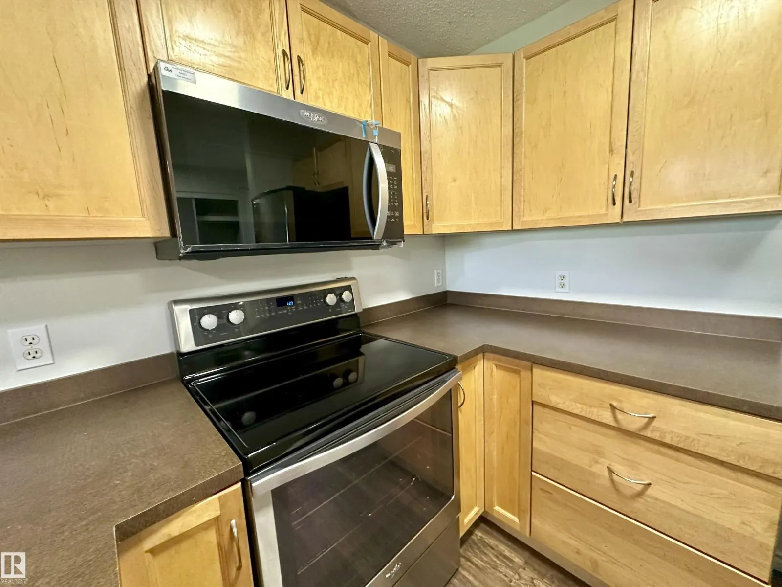 646 MCALLISTER LO SW