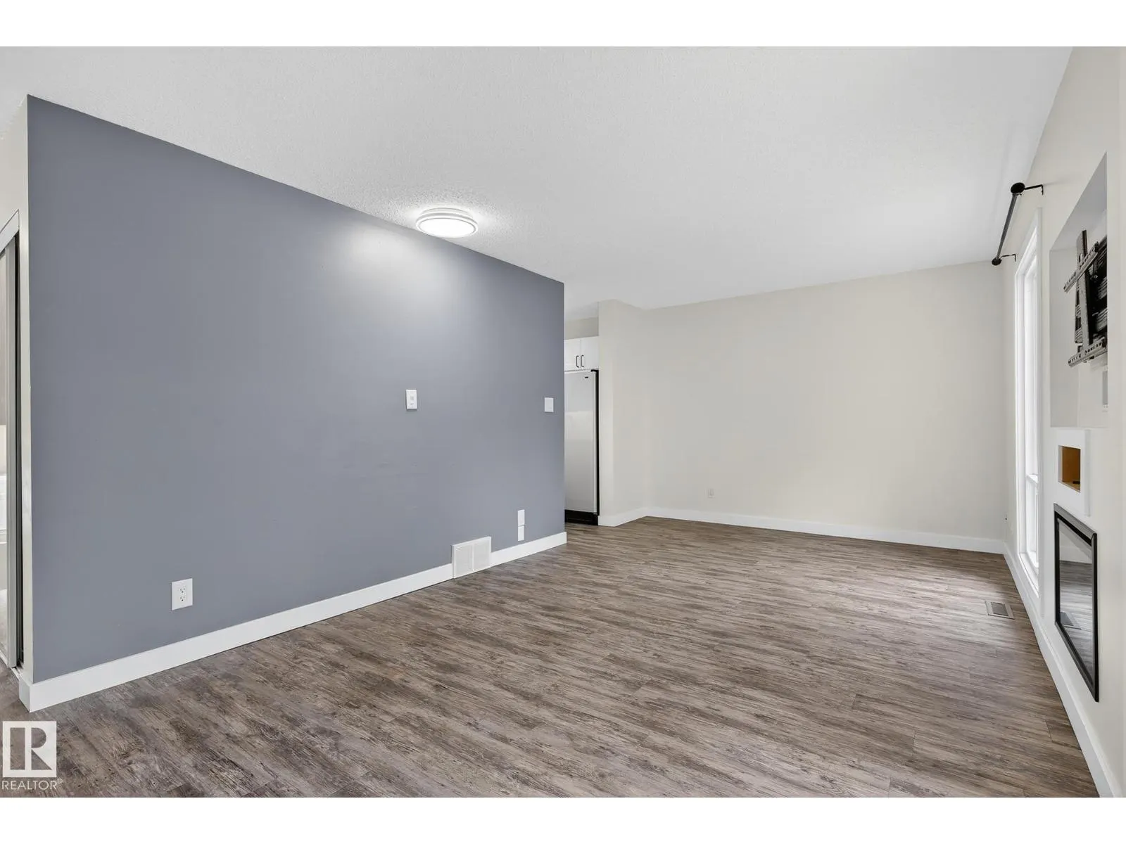 1235 62 ST NW