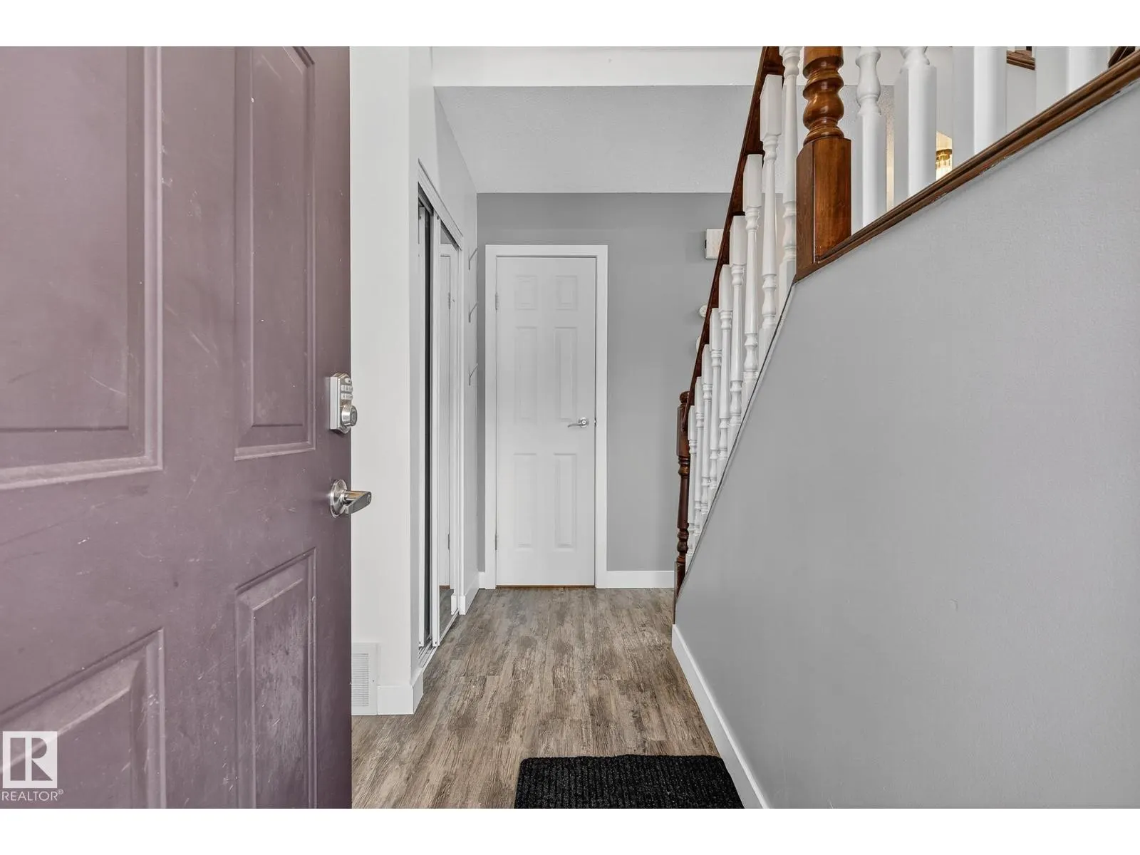 1235 62 ST NW
