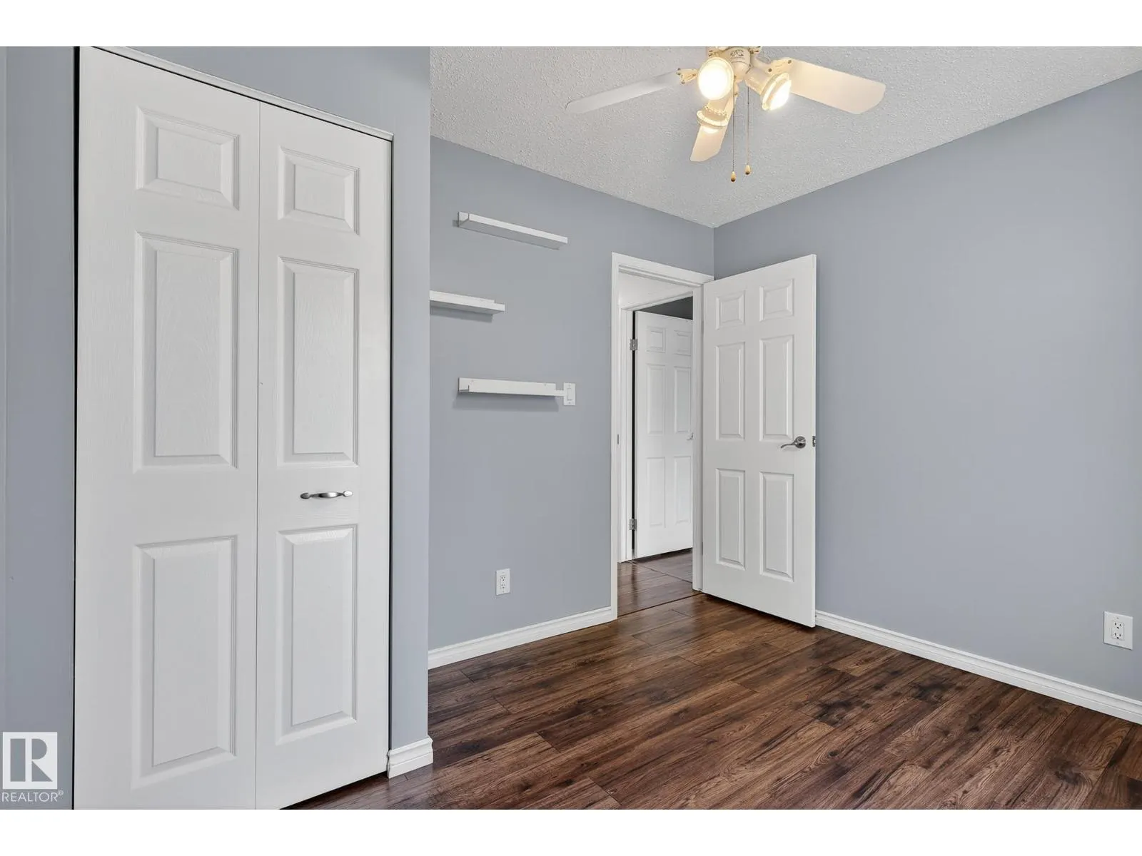 1235 62 ST NW