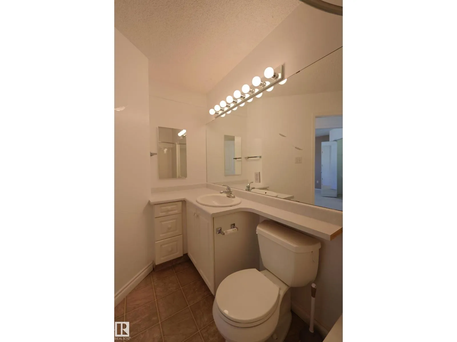 9447 156 ST NW