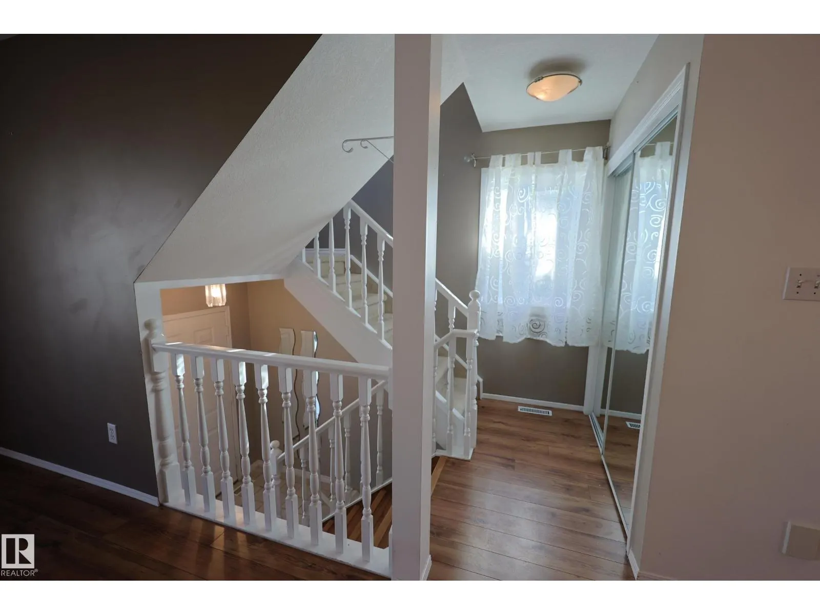 9447 156 ST NW