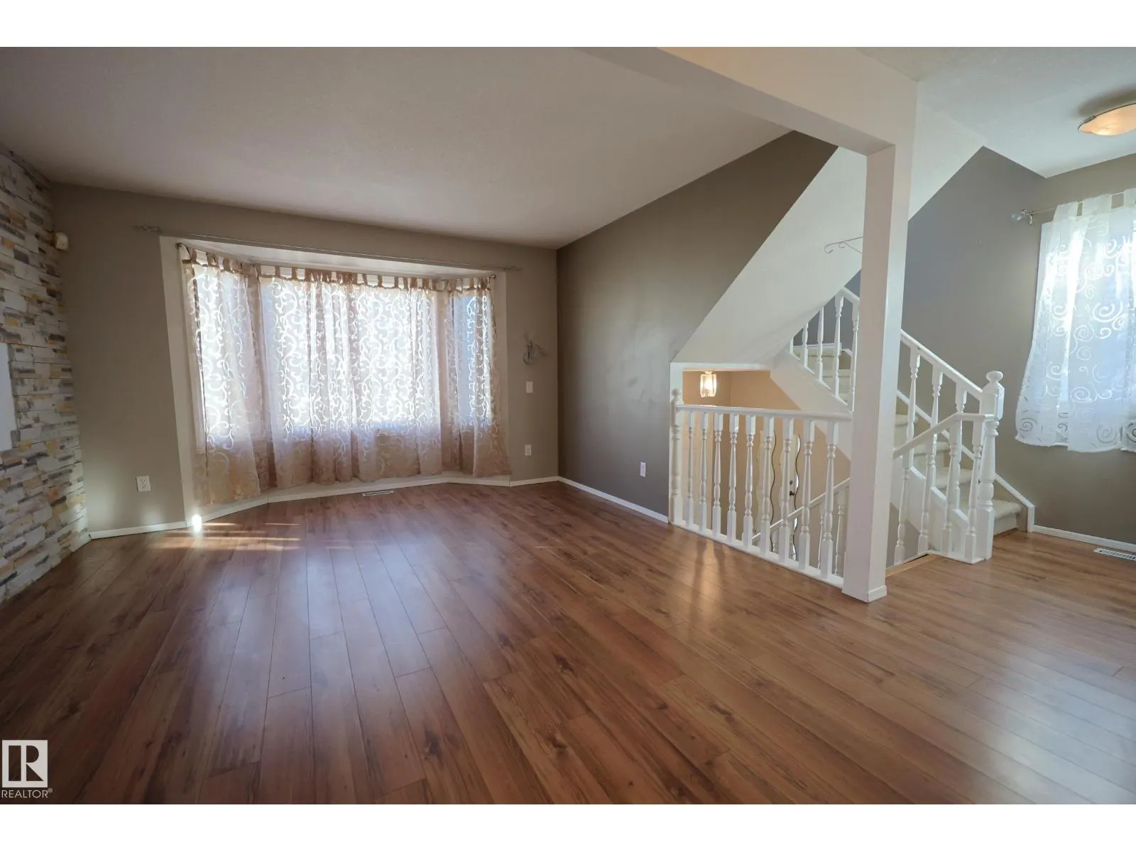 9447 156 ST NW