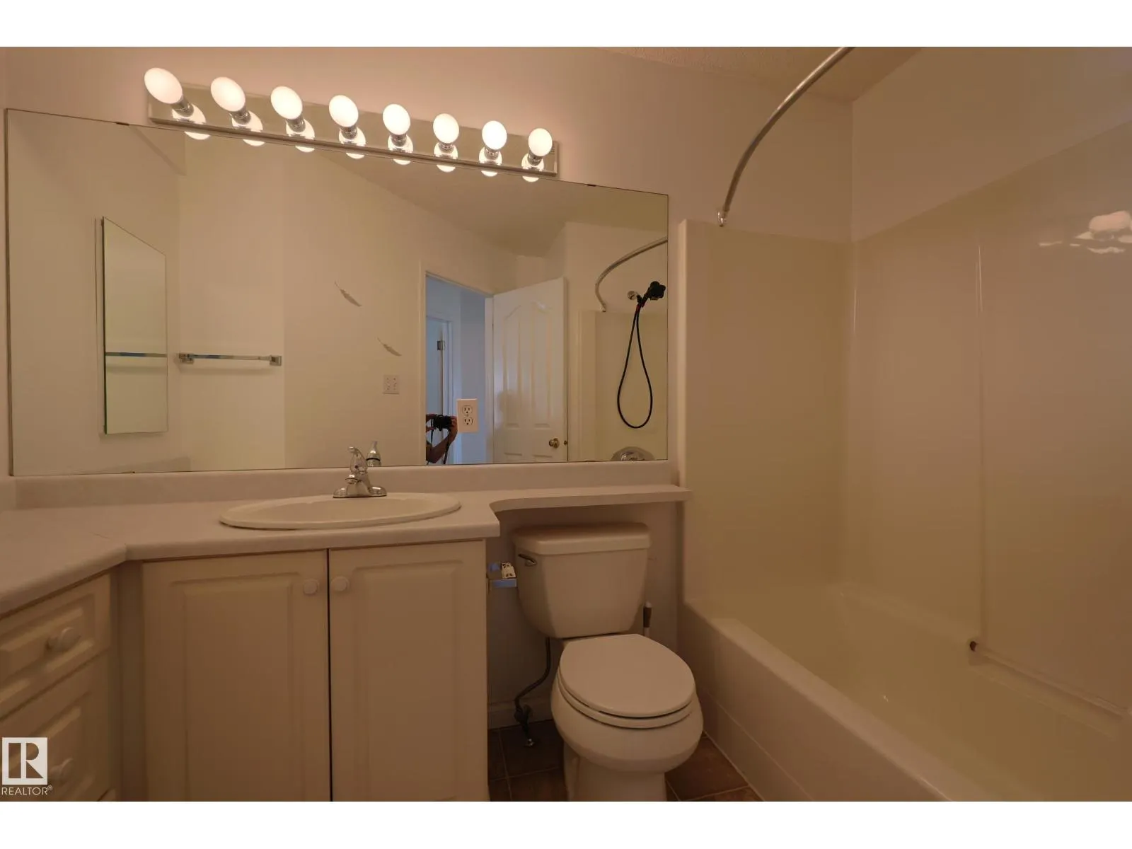 9447 156 ST NW