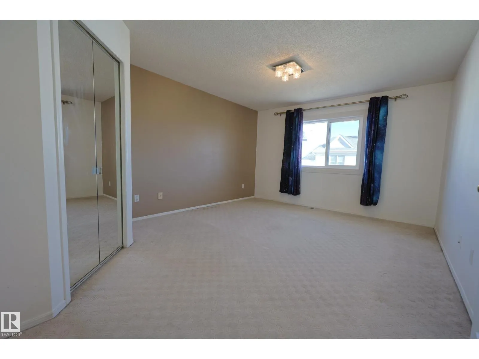 9447 156 ST NW