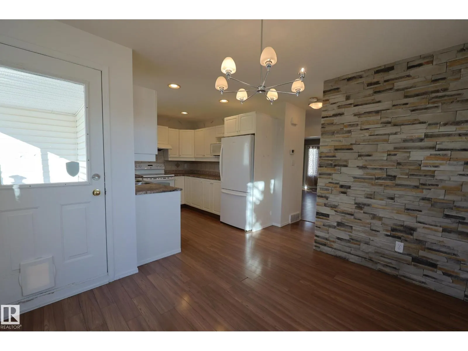 9447 156 ST NW