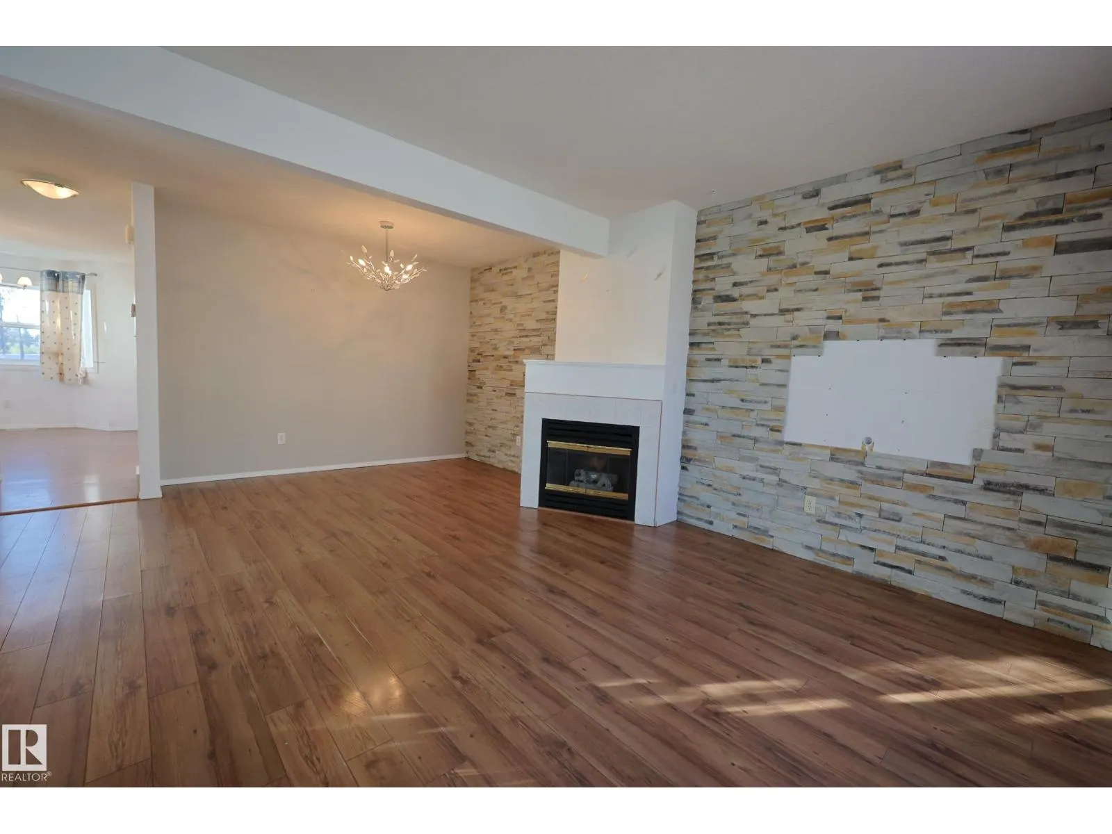 9447 156 ST NW