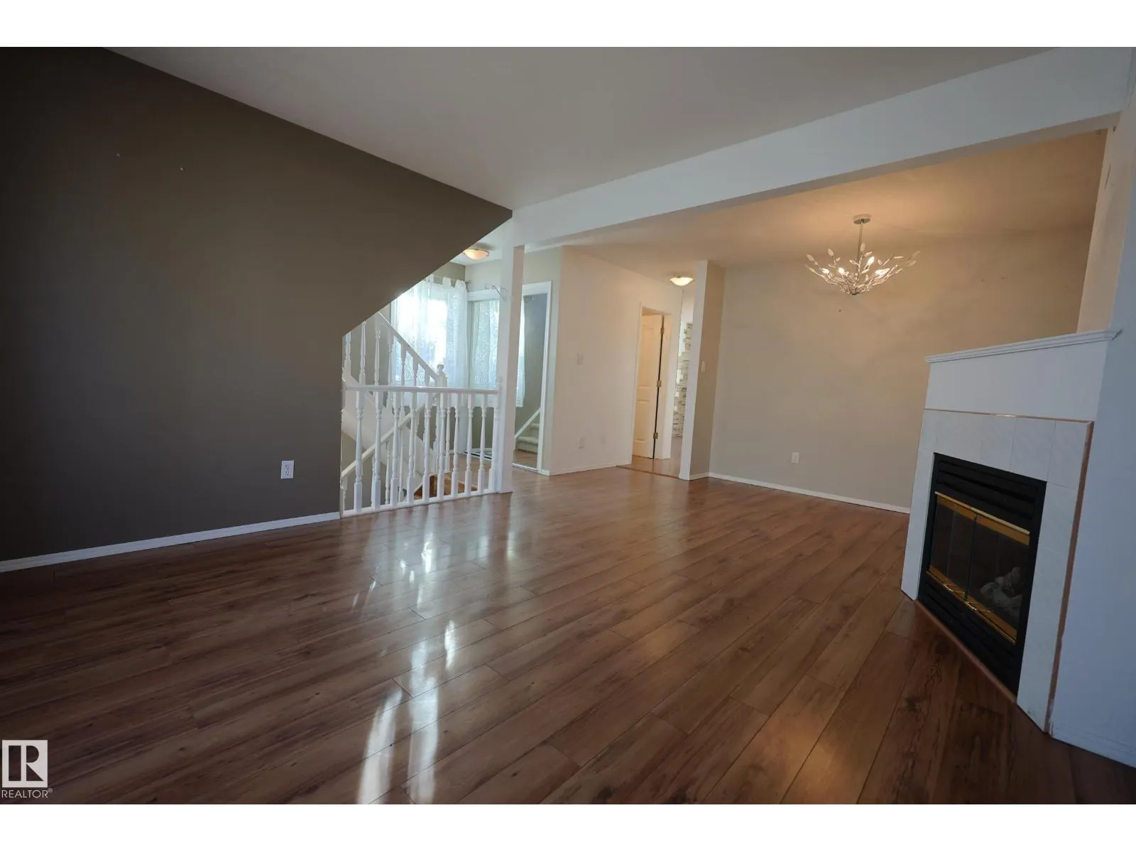 9447 156 ST NW