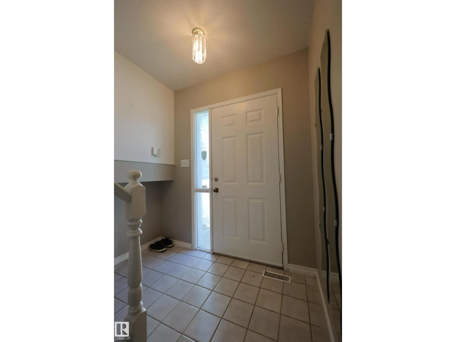 9447 156 ST NW