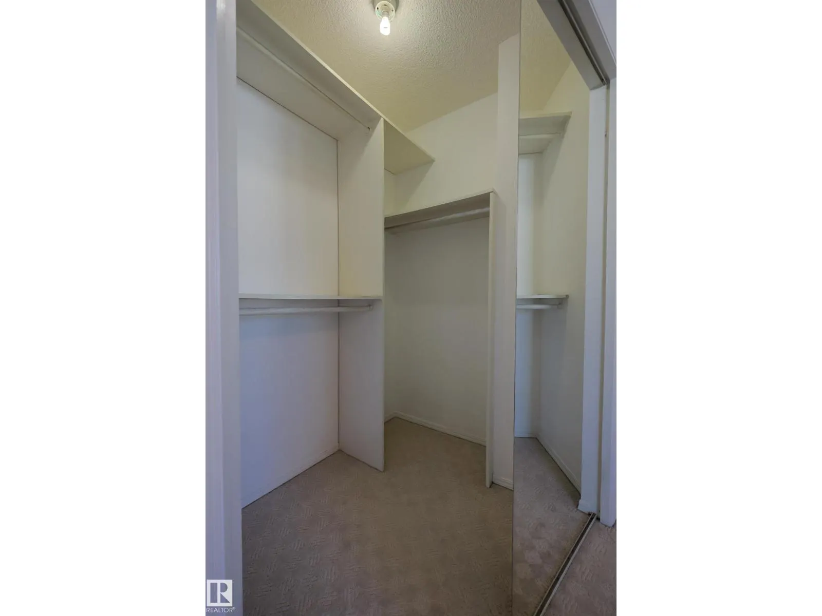 9447 156 ST NW
