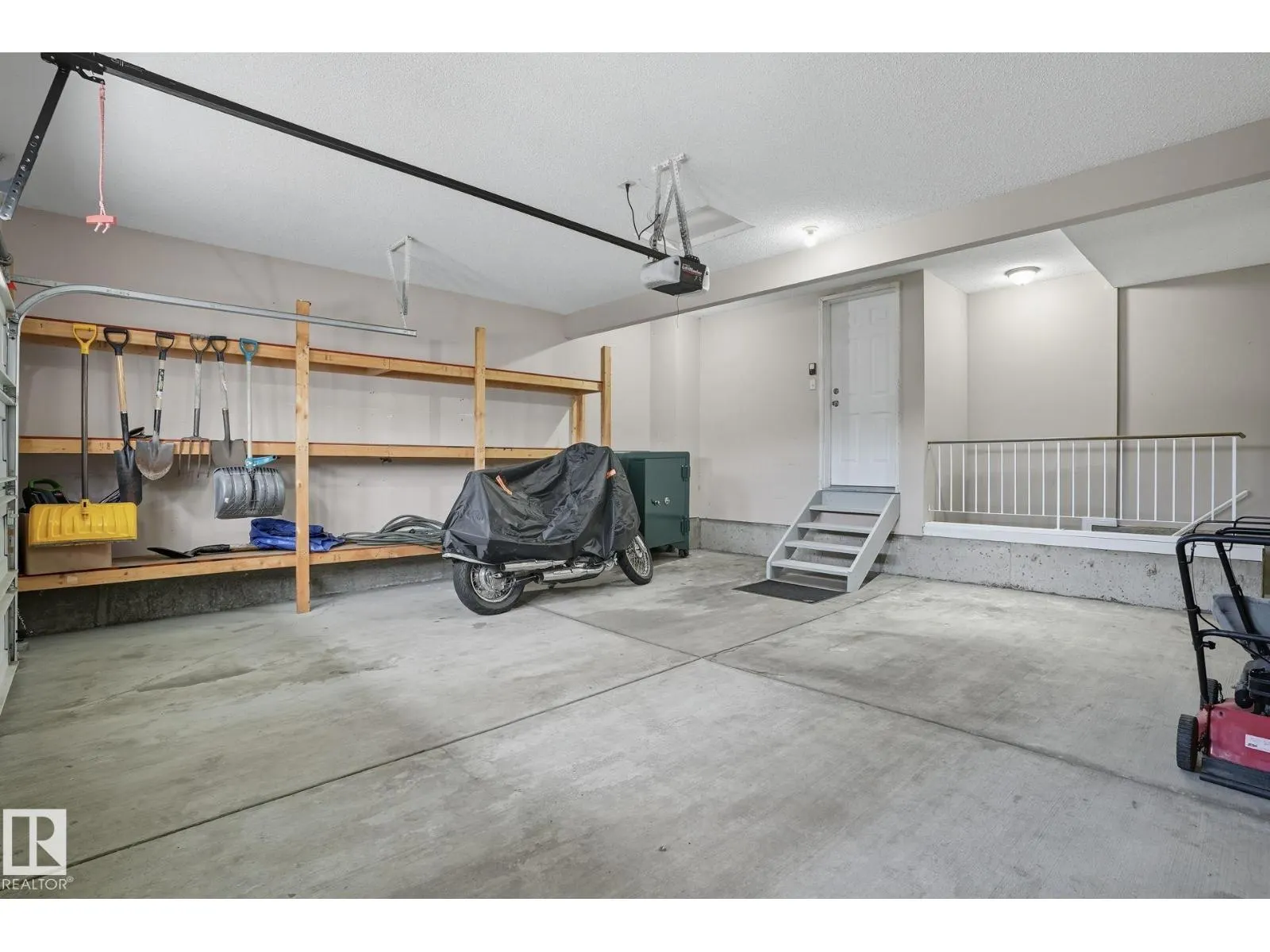16104 81 ST NW