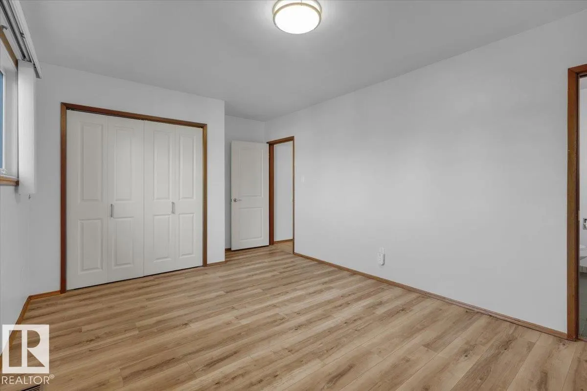11739 39 AV NW