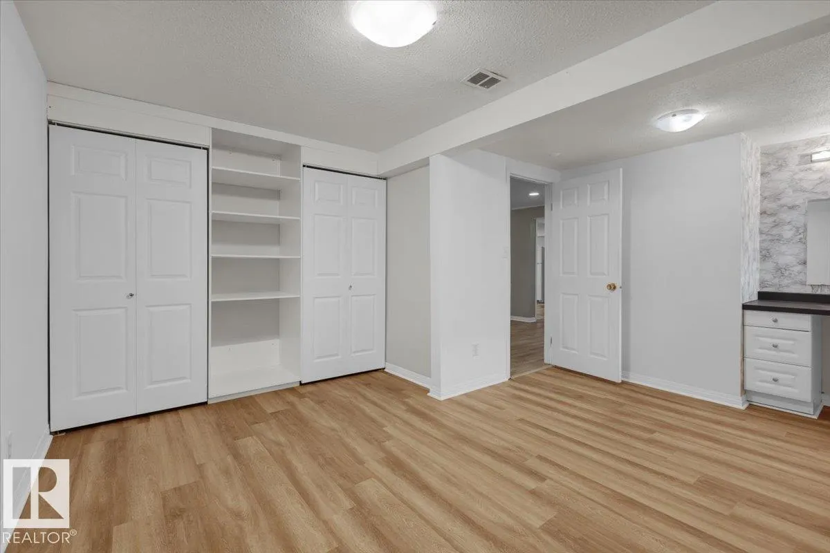 11739 39 AV NW