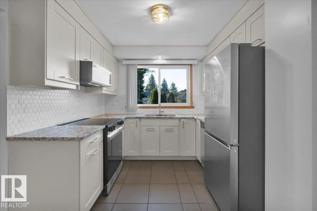11739 39 AV NW