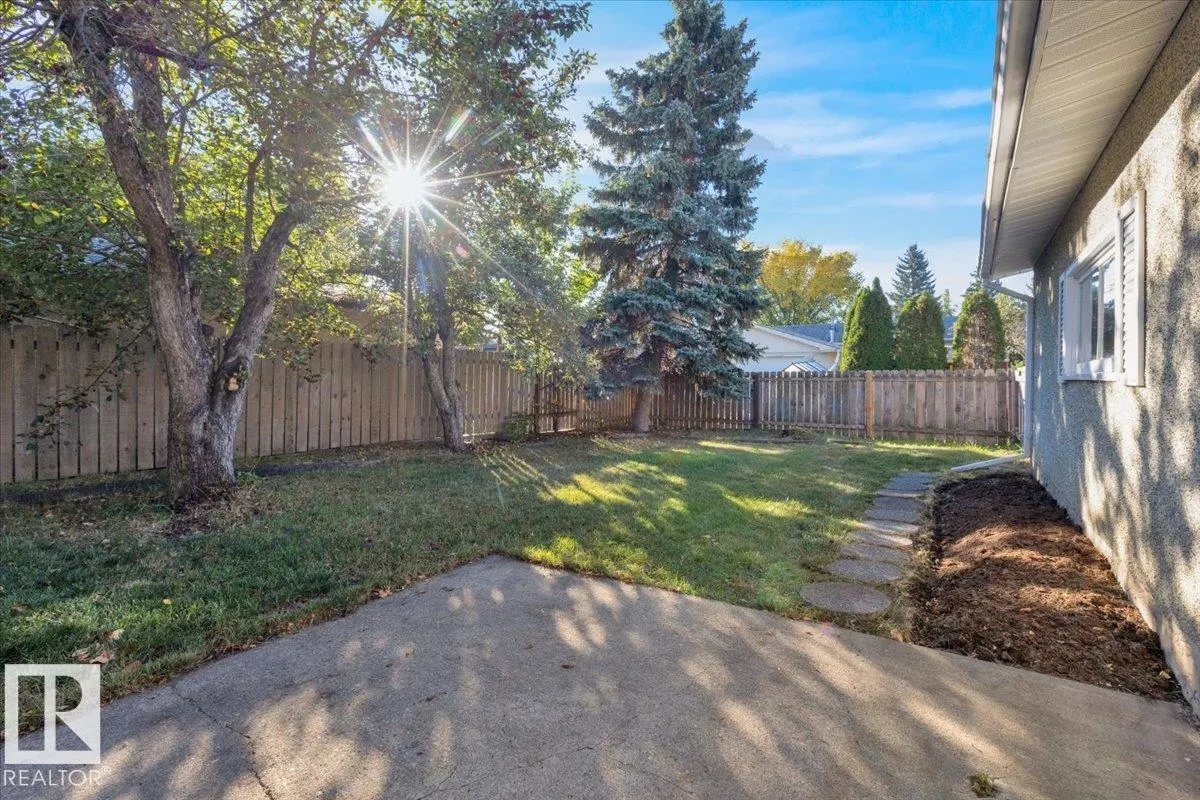 11739 39 AV NW