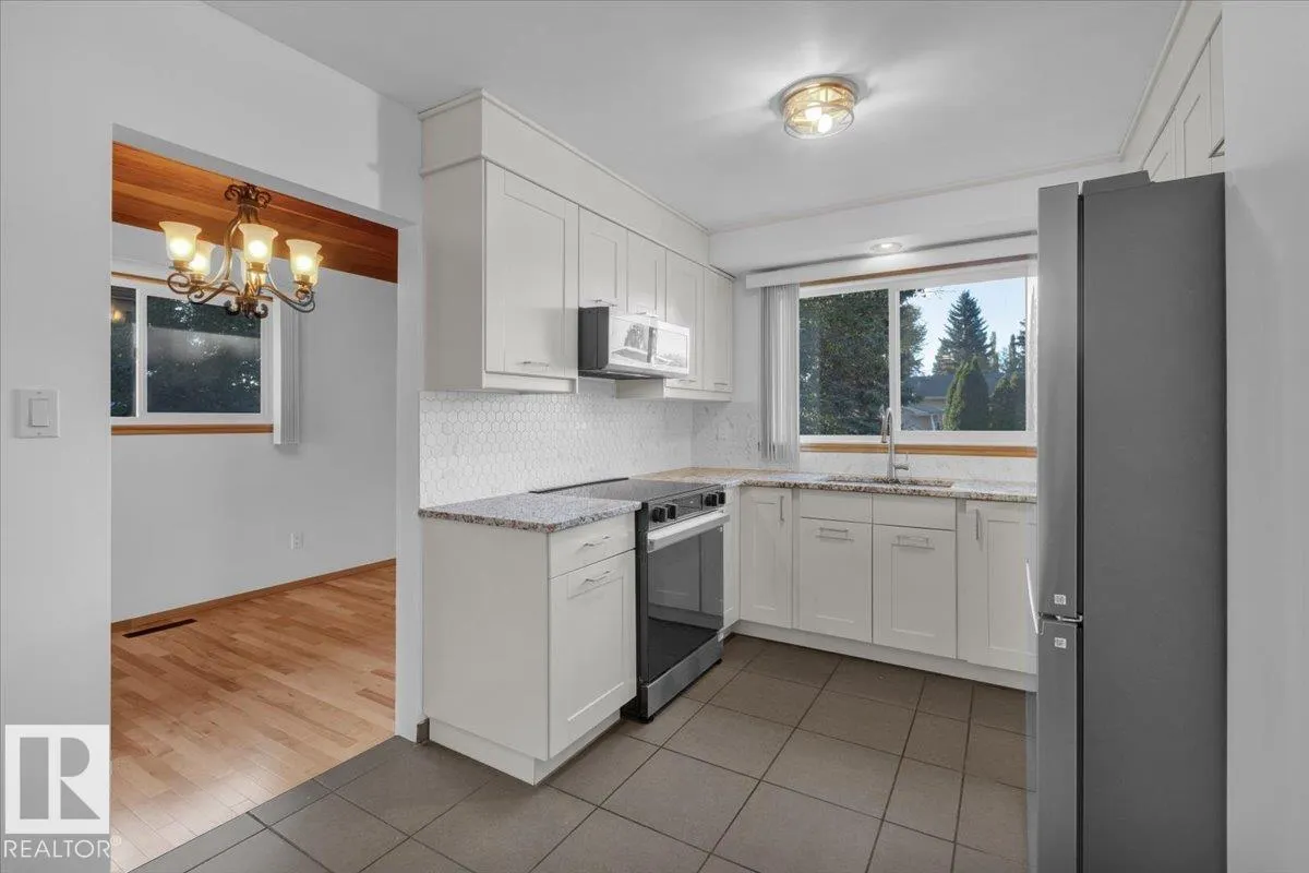 11739 39 AV NW