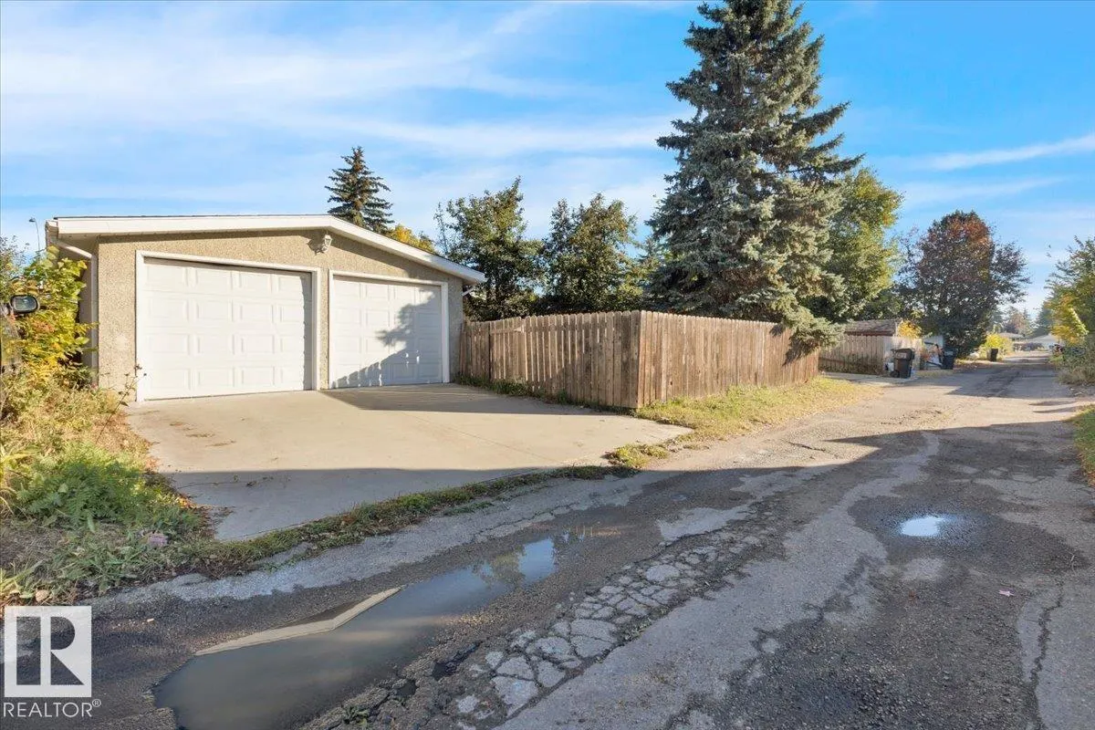 11739 39 AV NW