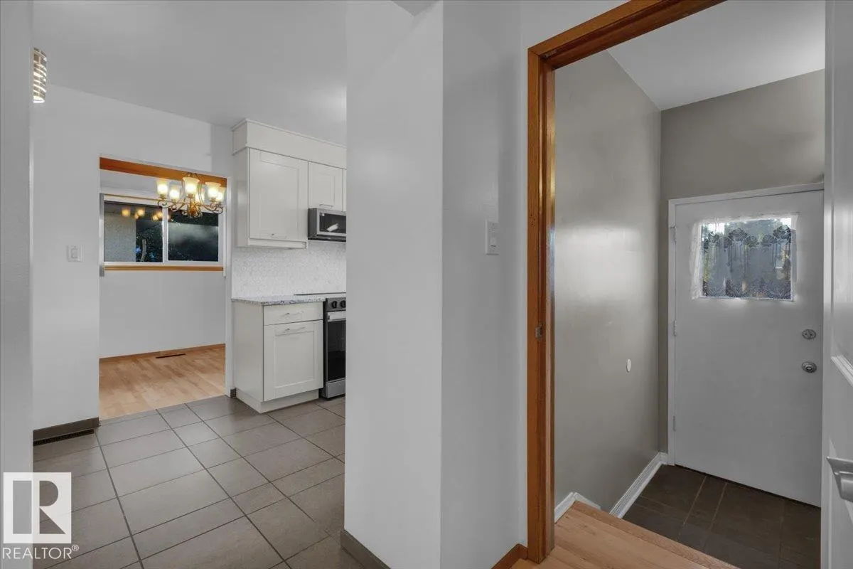 11739 39 AV NW