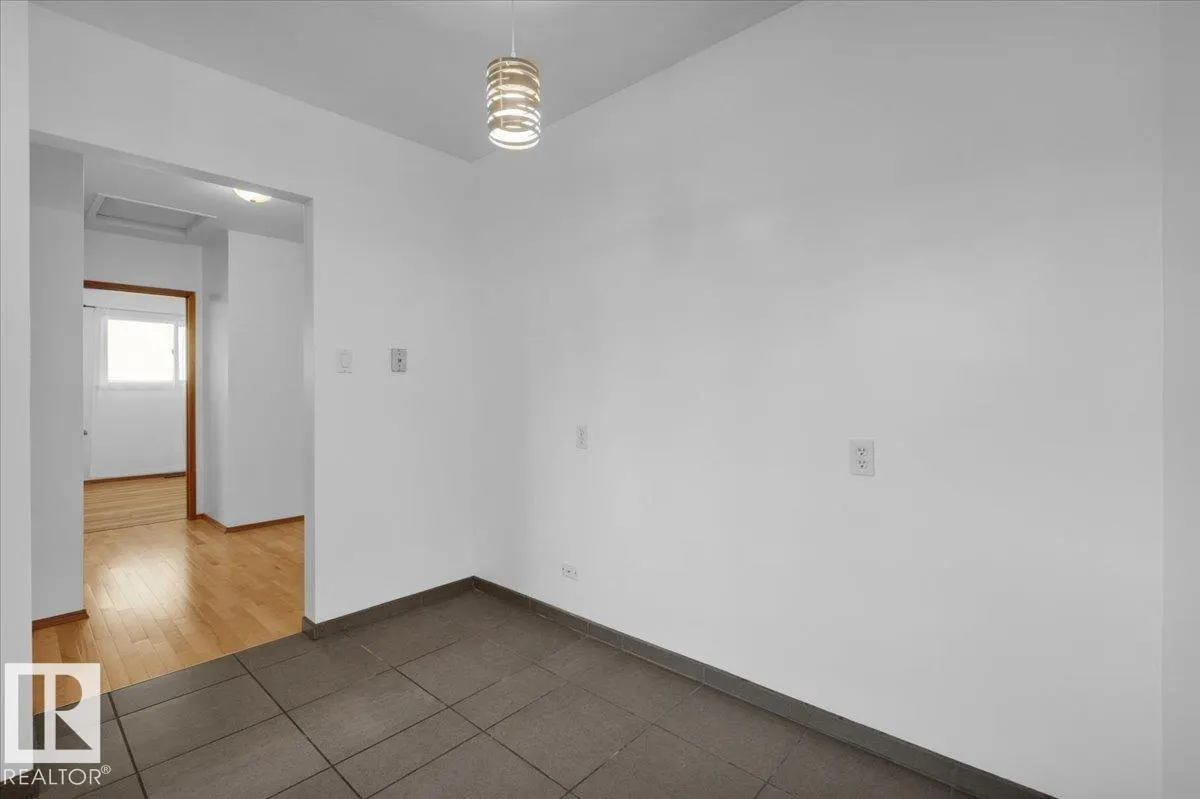 11739 39 AV NW