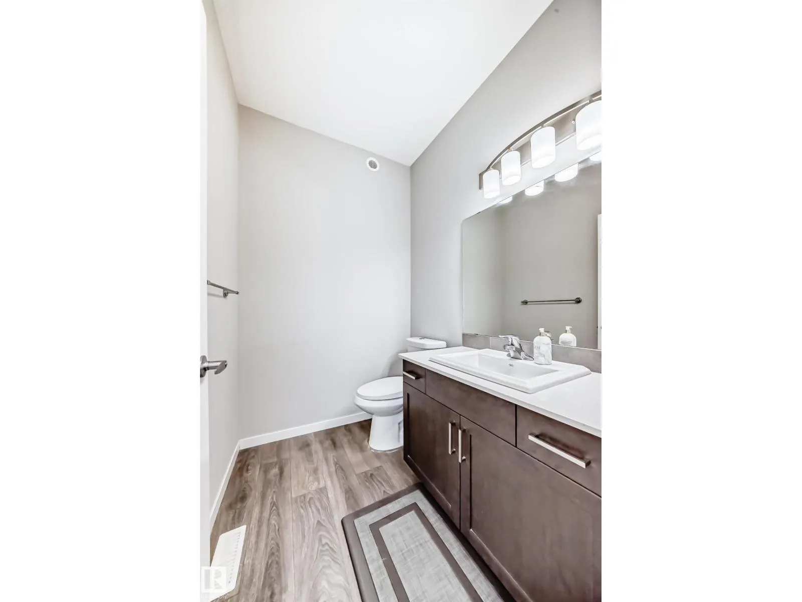 12212 176 AV NW NW