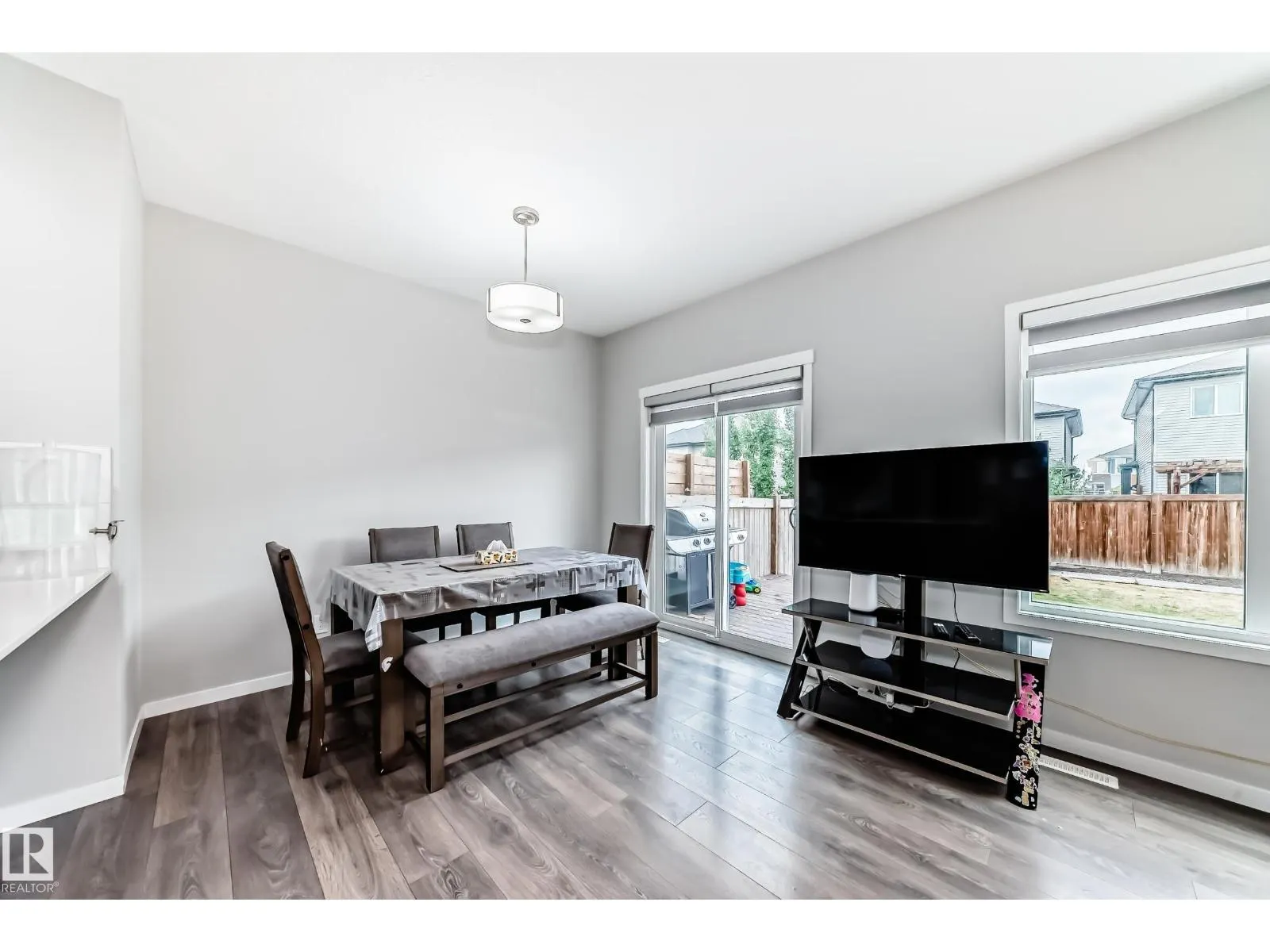 12212 176 AV NW NW