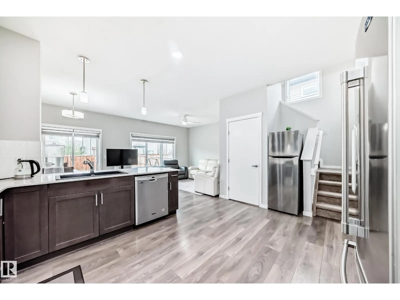 12212 176 AV NW NW