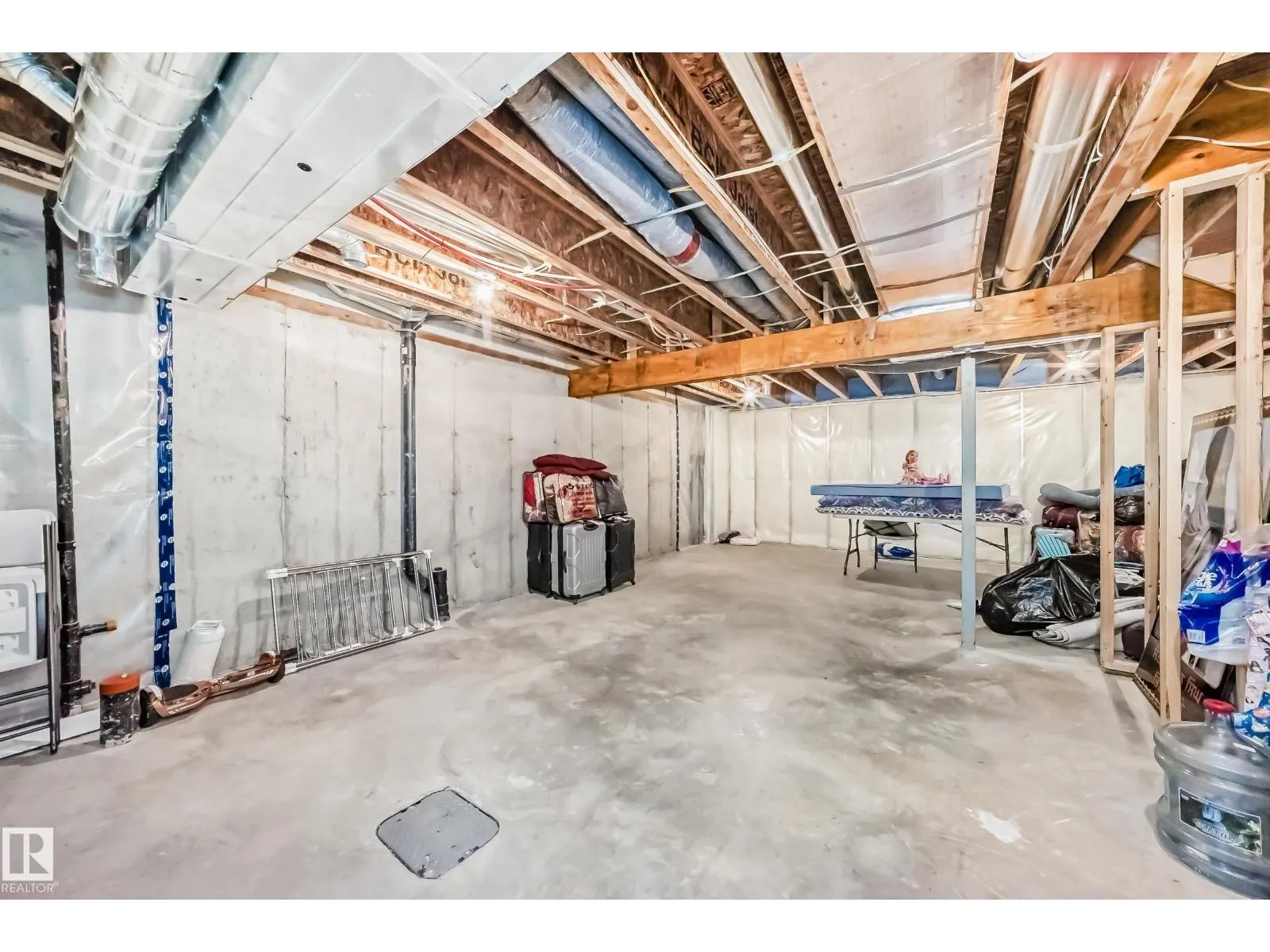 12212 176 AV NW NW