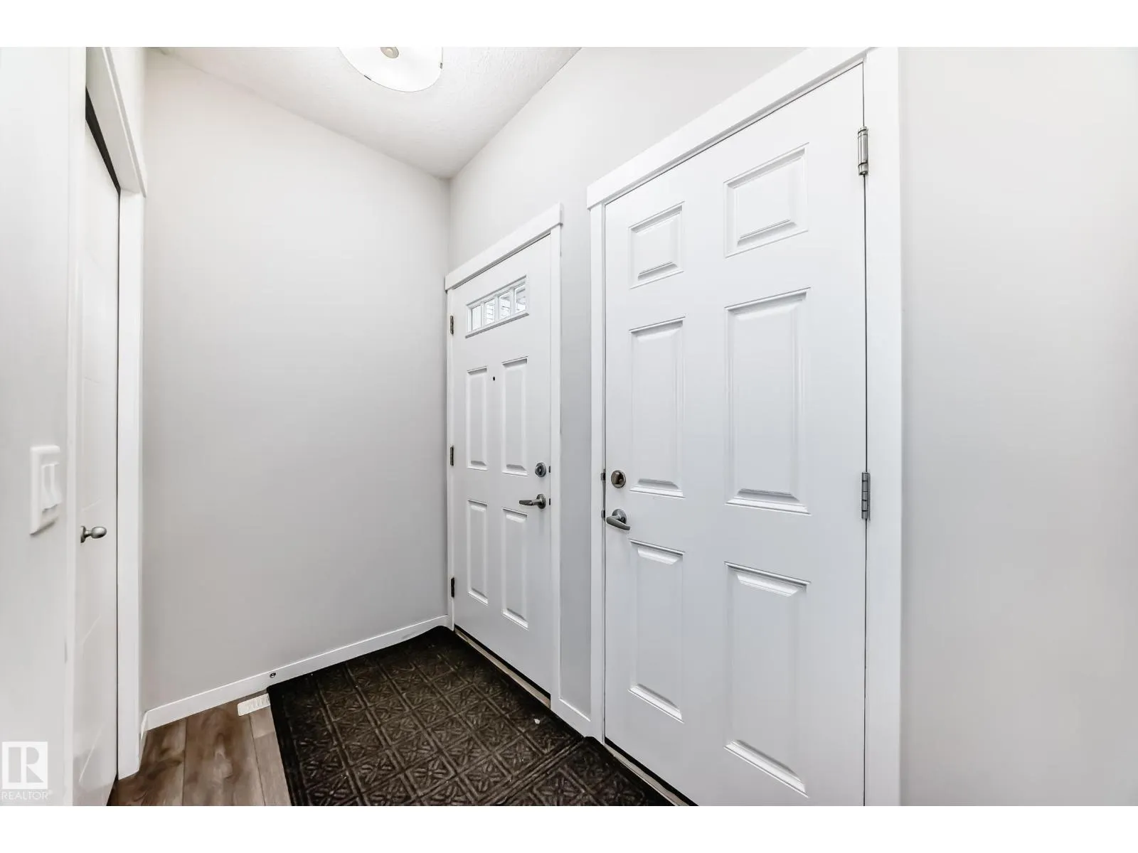 12212 176 AV NW NW