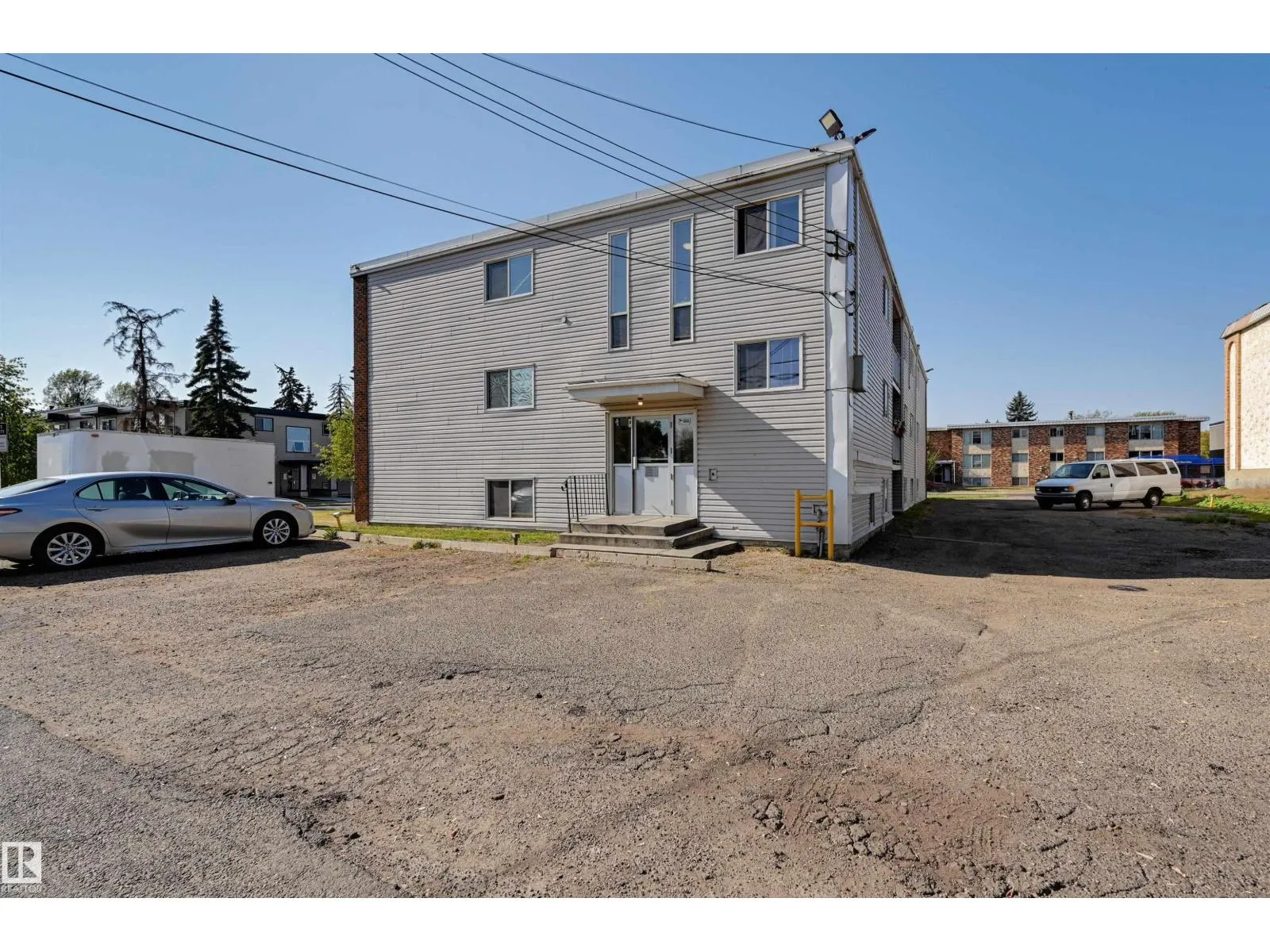 12107 82 ST NW