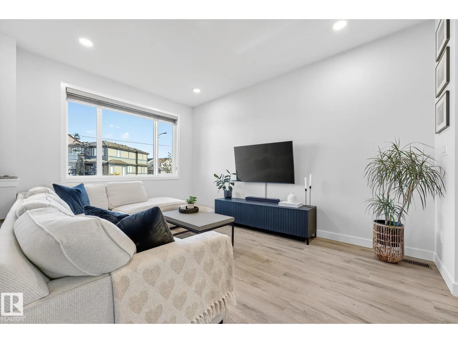 525 PATERSON WY SW