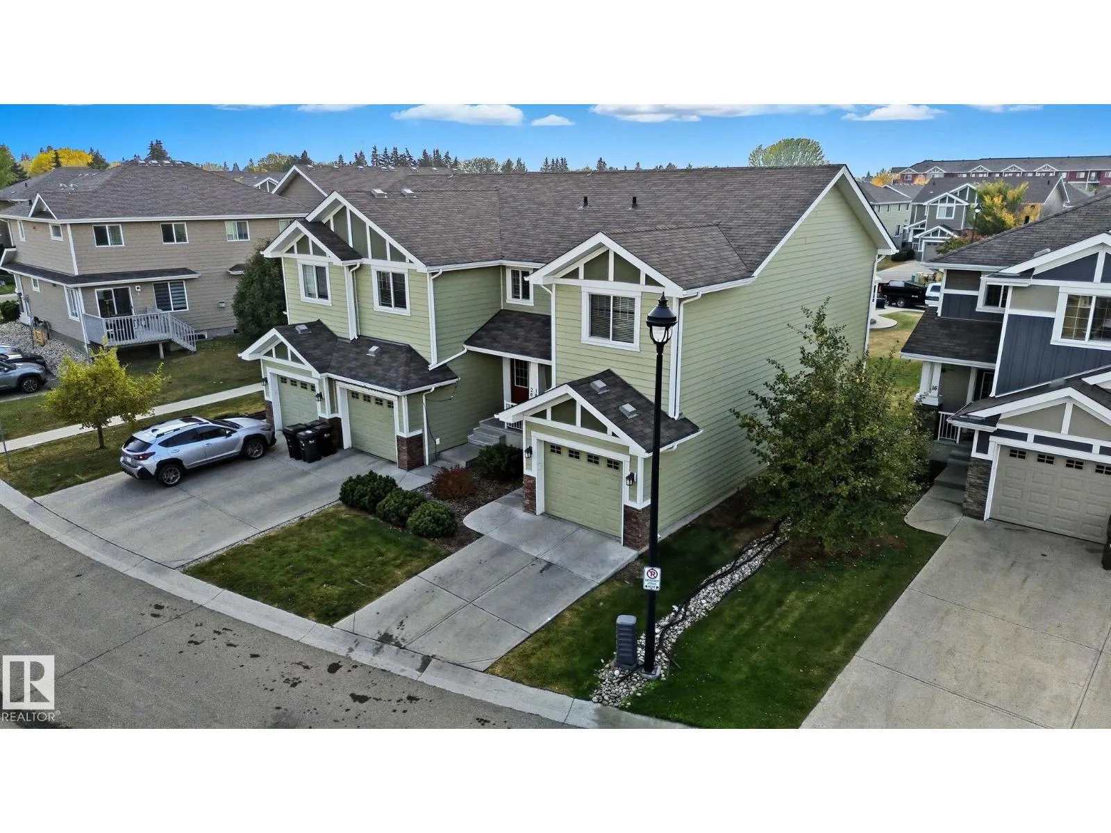 #18 219 CHARLOTTE WY