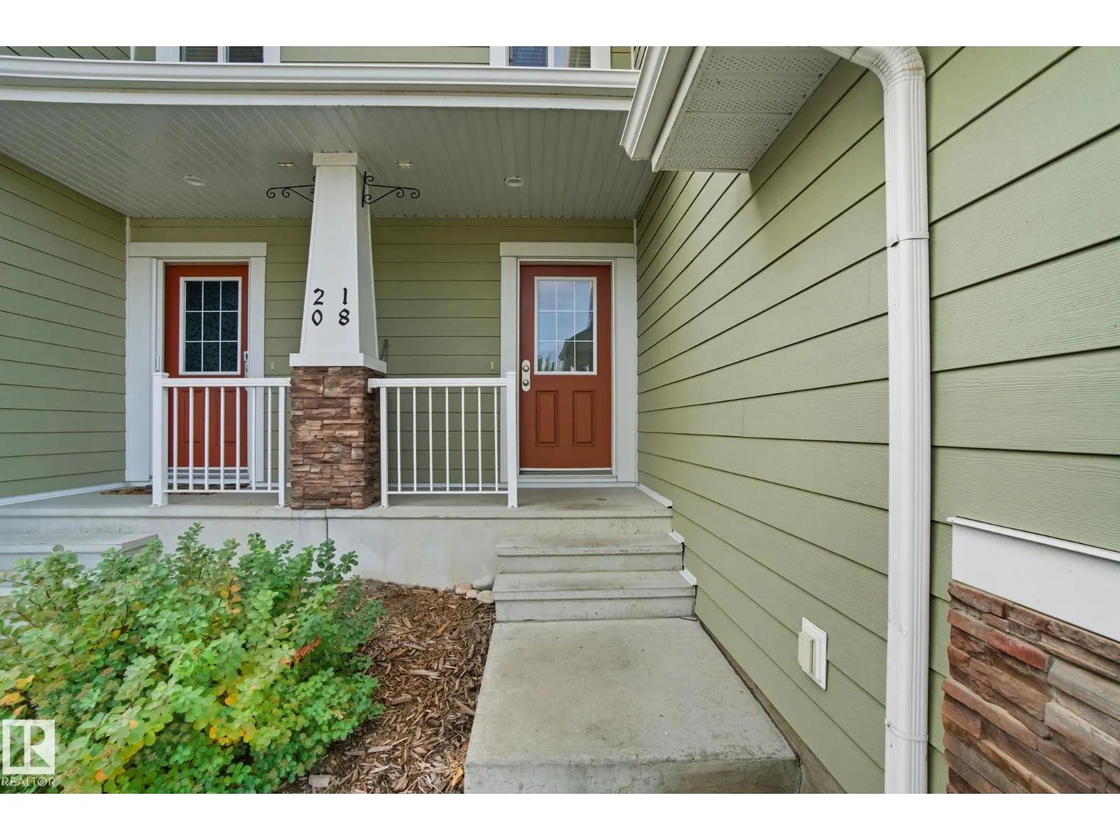 #18 219 CHARLOTTE WY