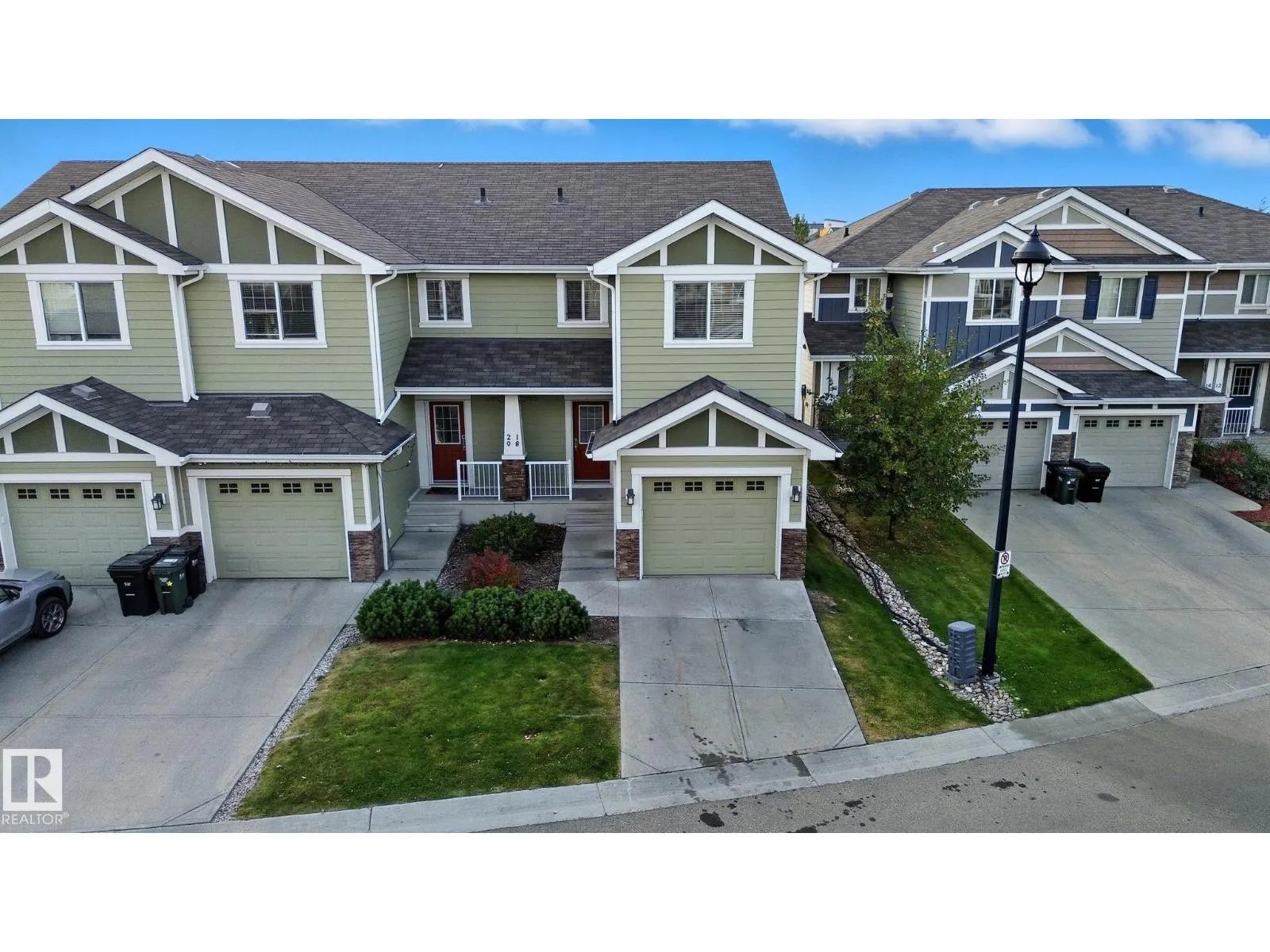 #18 219 CHARLOTTE WY