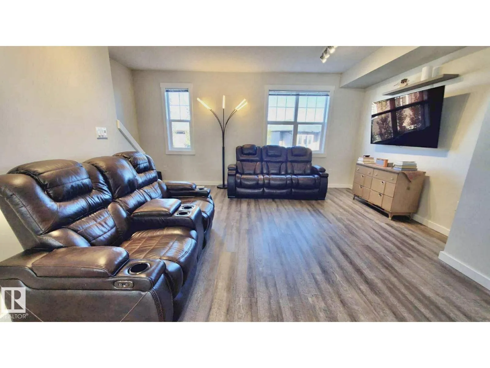 #36 903 CRYSTALLINA NERA WY NW