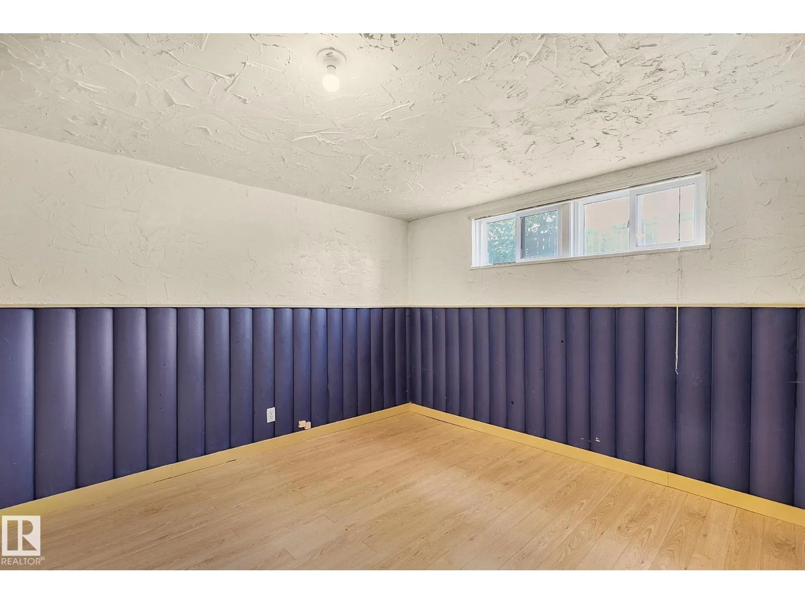 13915 102 AV NW