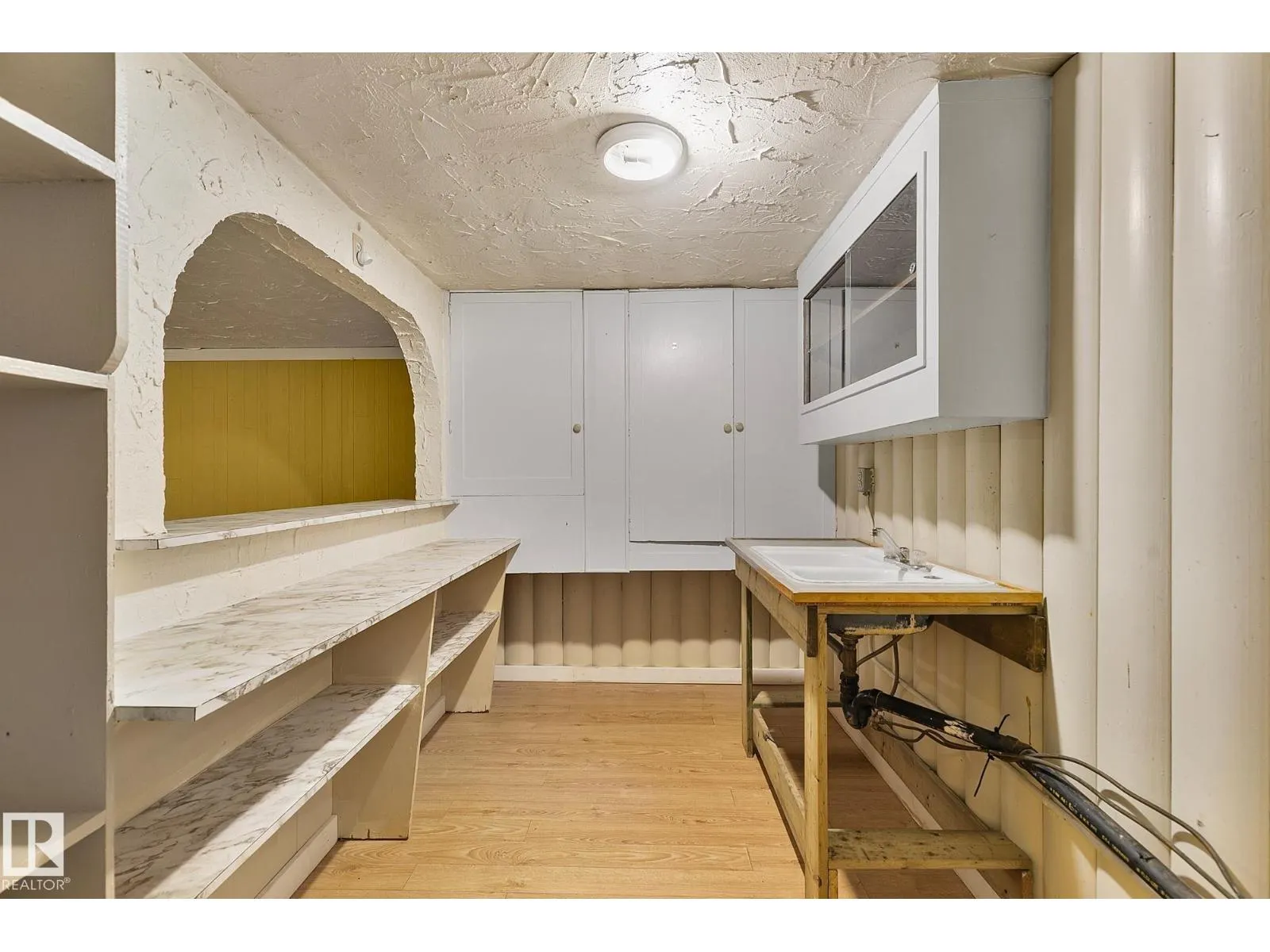 13915 102 AV NW