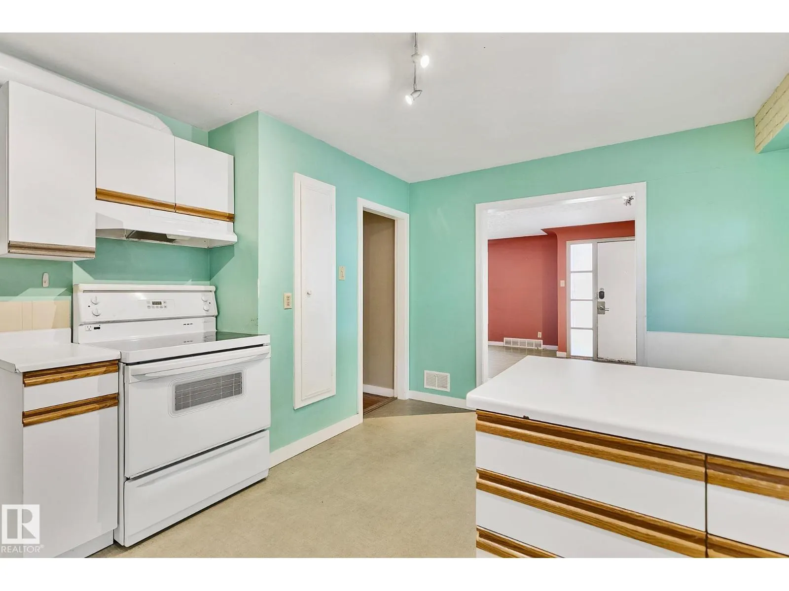 13915 102 AV NW