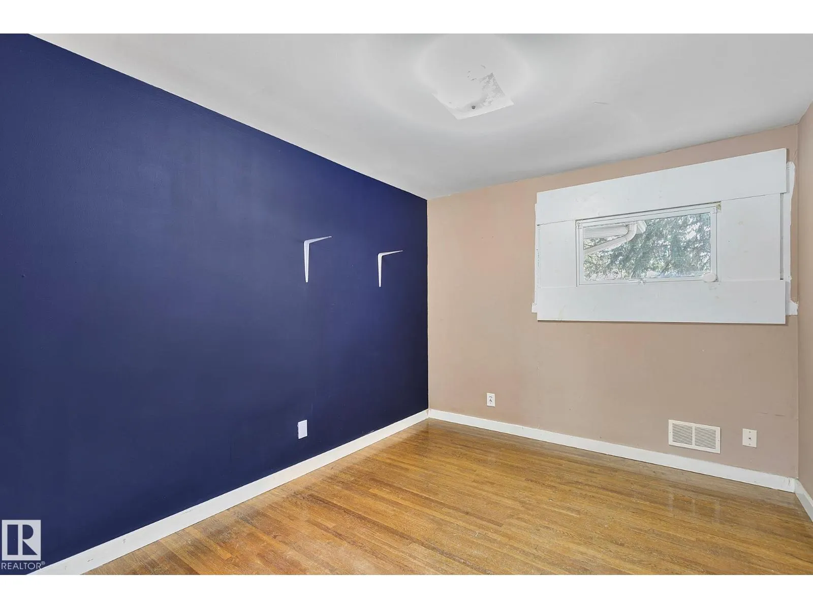 13915 102 AV NW
