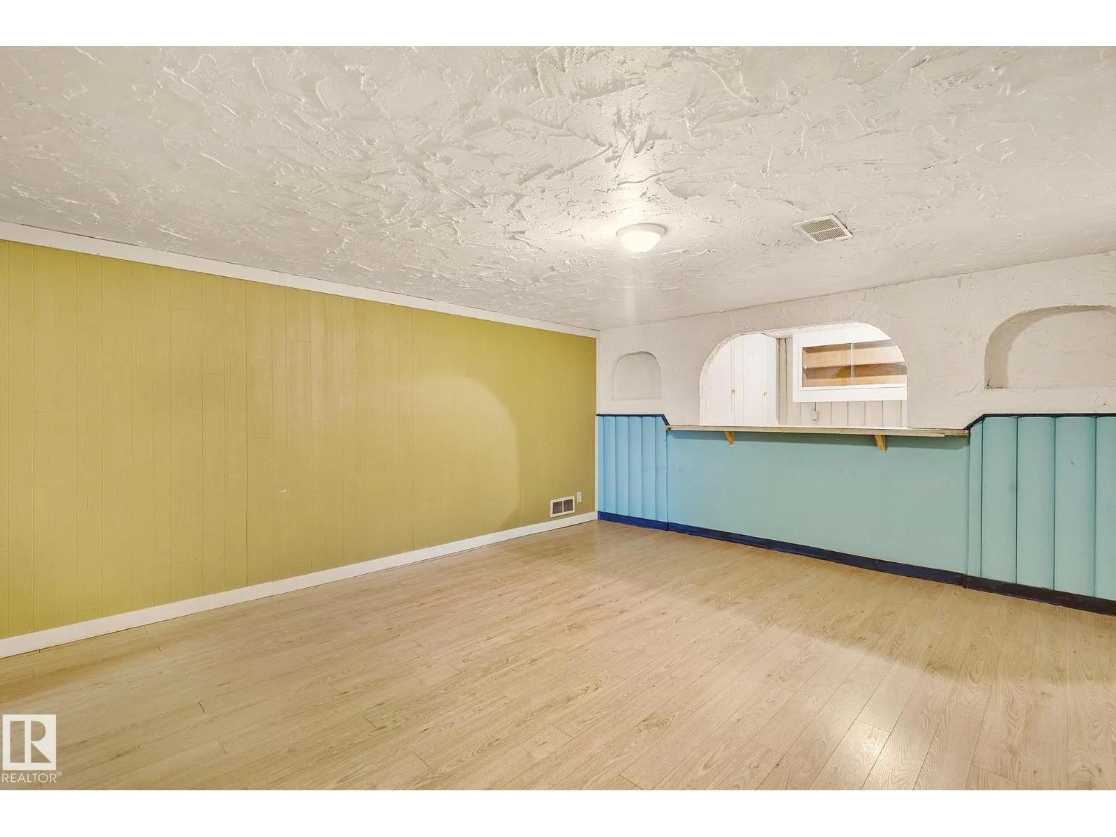 13915 102 AV NW