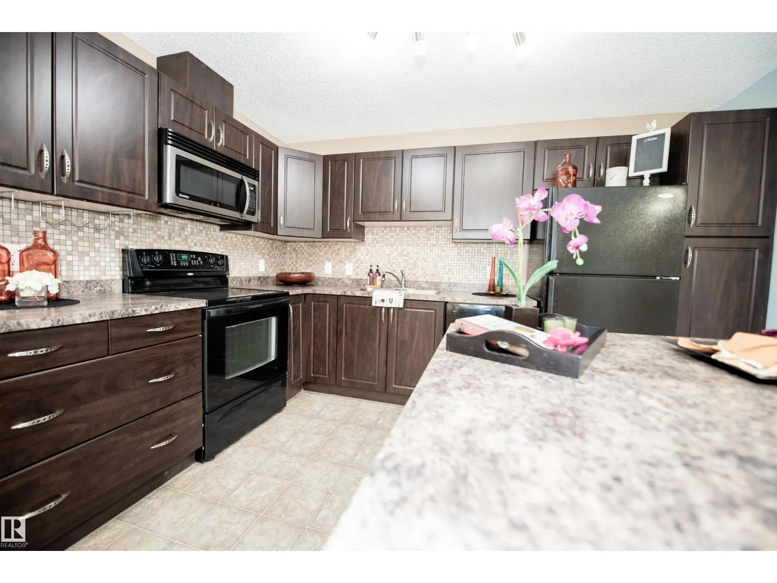#209 16035 132 ST NW