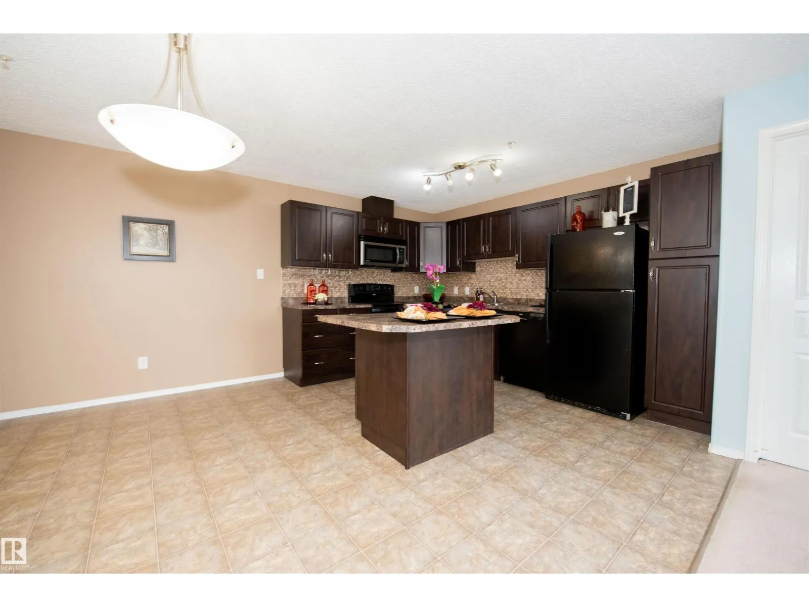 #209 16035 132 ST NW