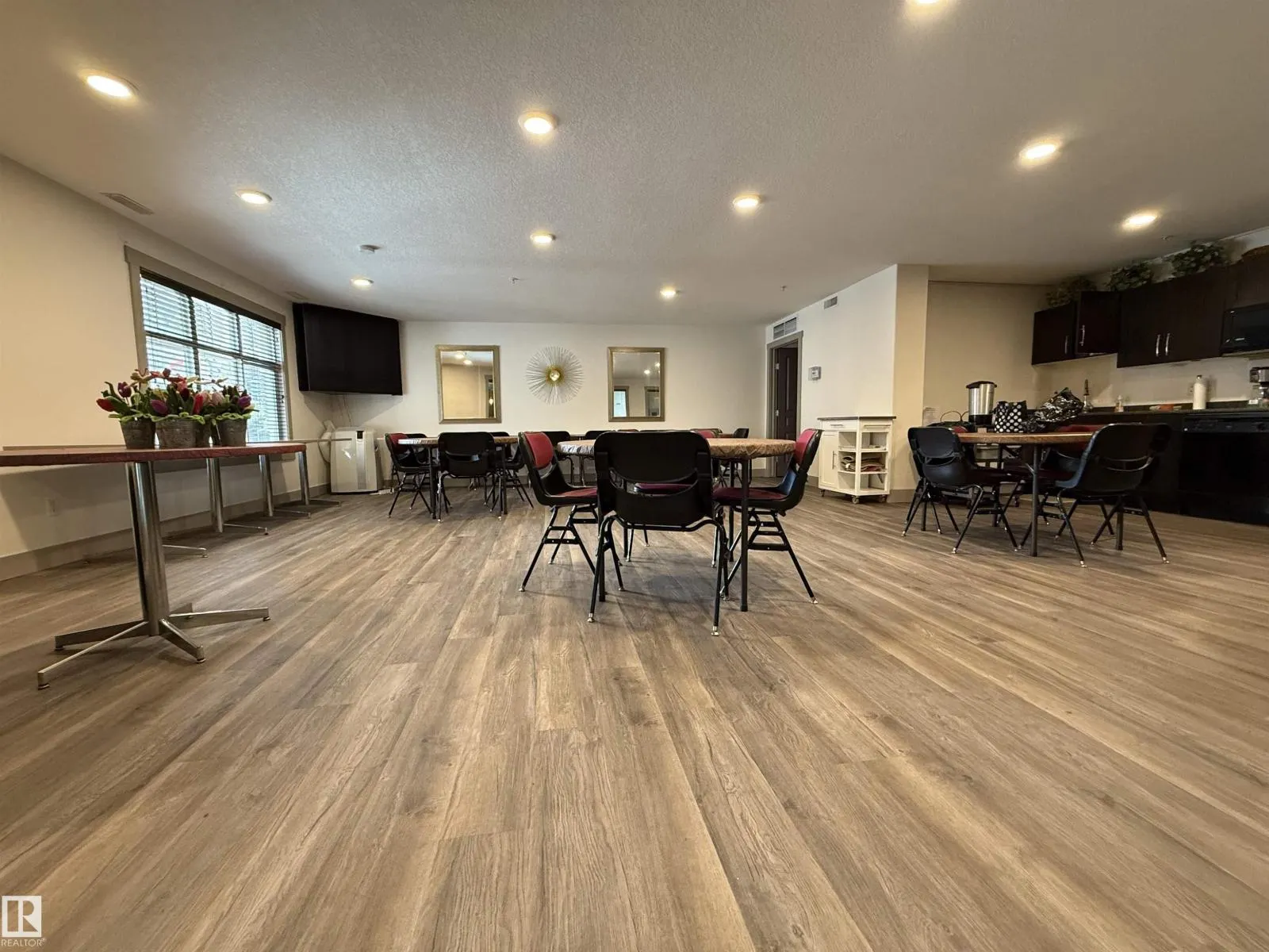 #209 16035 132 ST NW