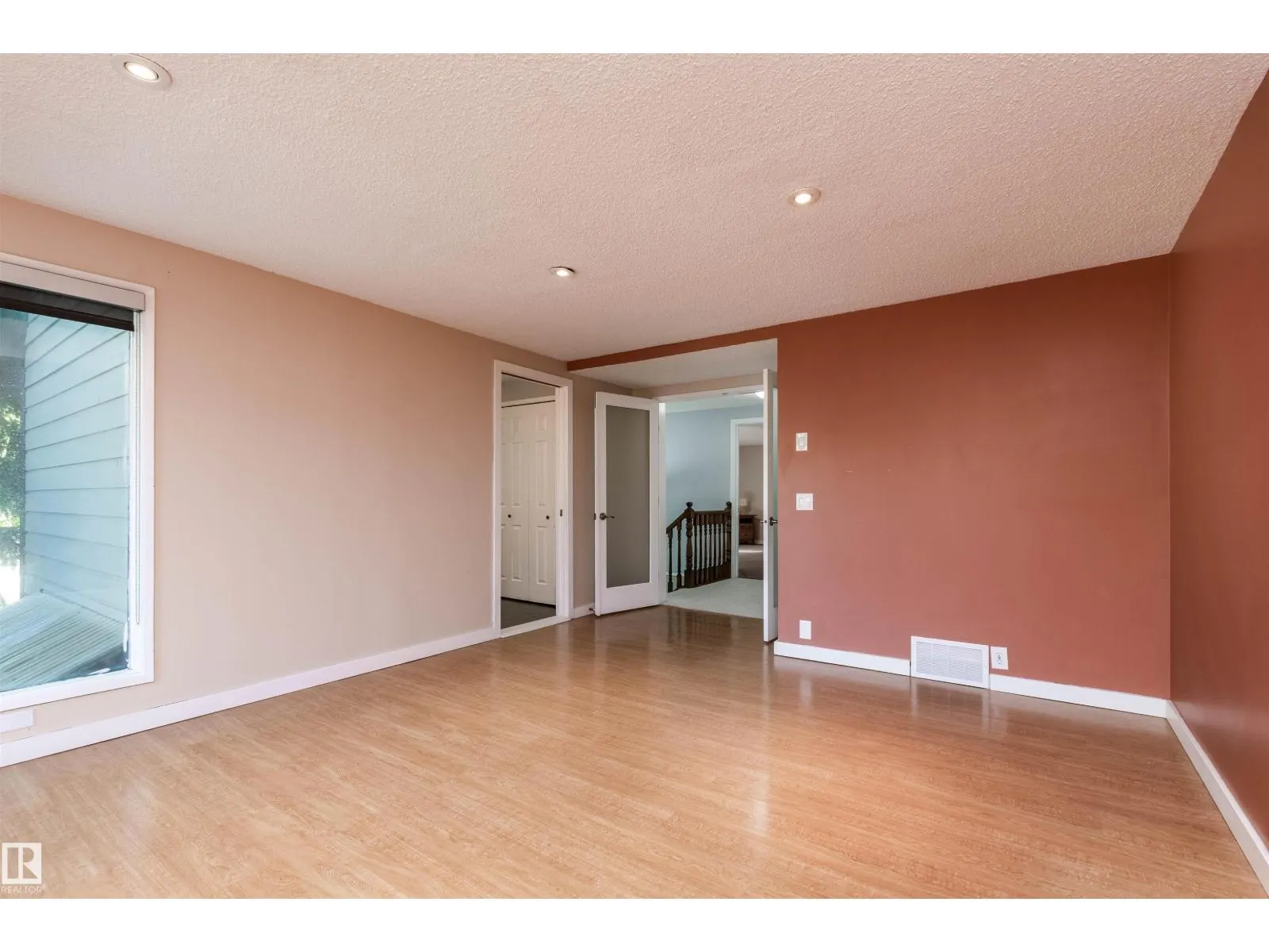 614 WOODBRIDGE WY